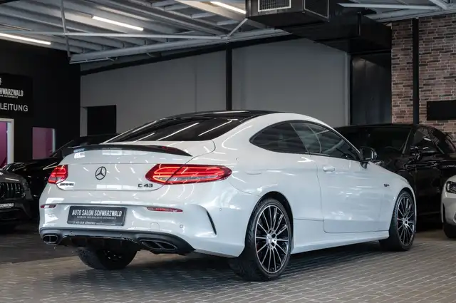 Mercedes-Benz C-Class view 7