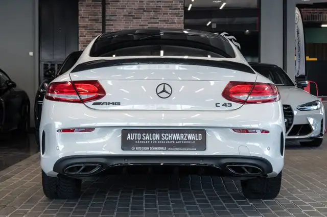 Mercedes-Benz C-Class view 9