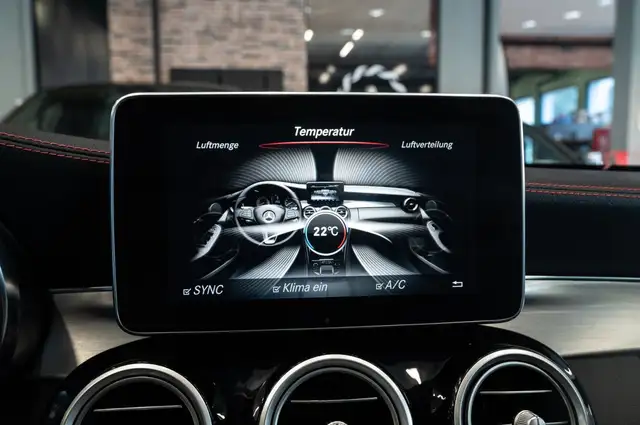 Mercedes-Benz C-Class view 27