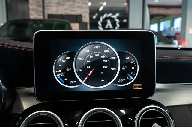 Mercedes-Benz C-Class view 24