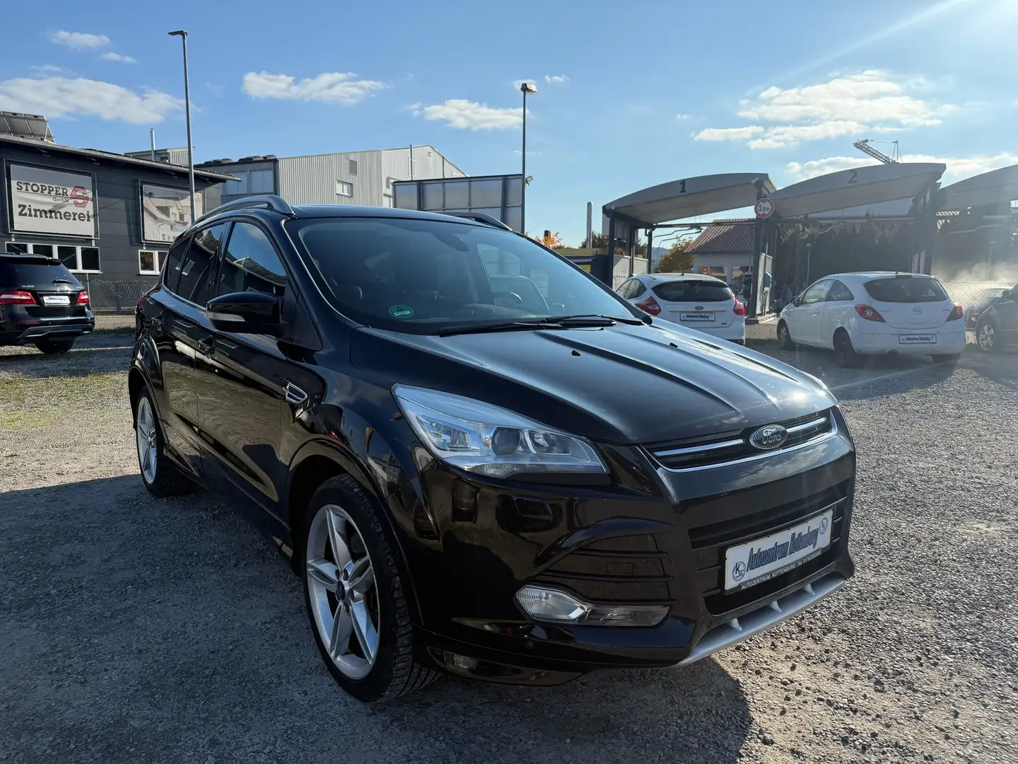 Ford Kuga Individual - 2. HAND - LEDER - NAVI -XENON -KAMERA Schwarz - 1