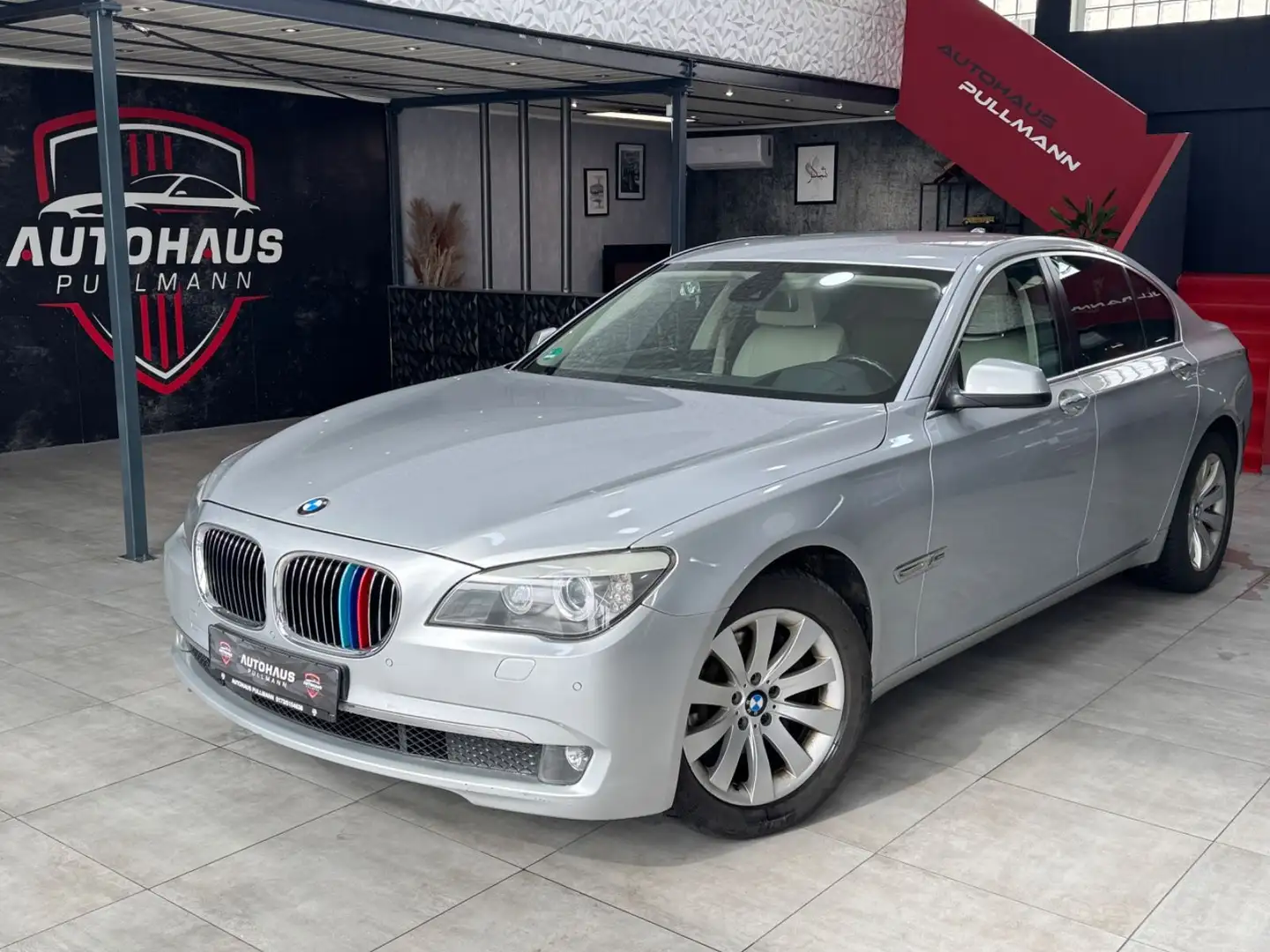 BMW 740 d xDrive/HUD/HARMAN KARDON/BEL.SITZE/ACC/S.CL Silber - 1