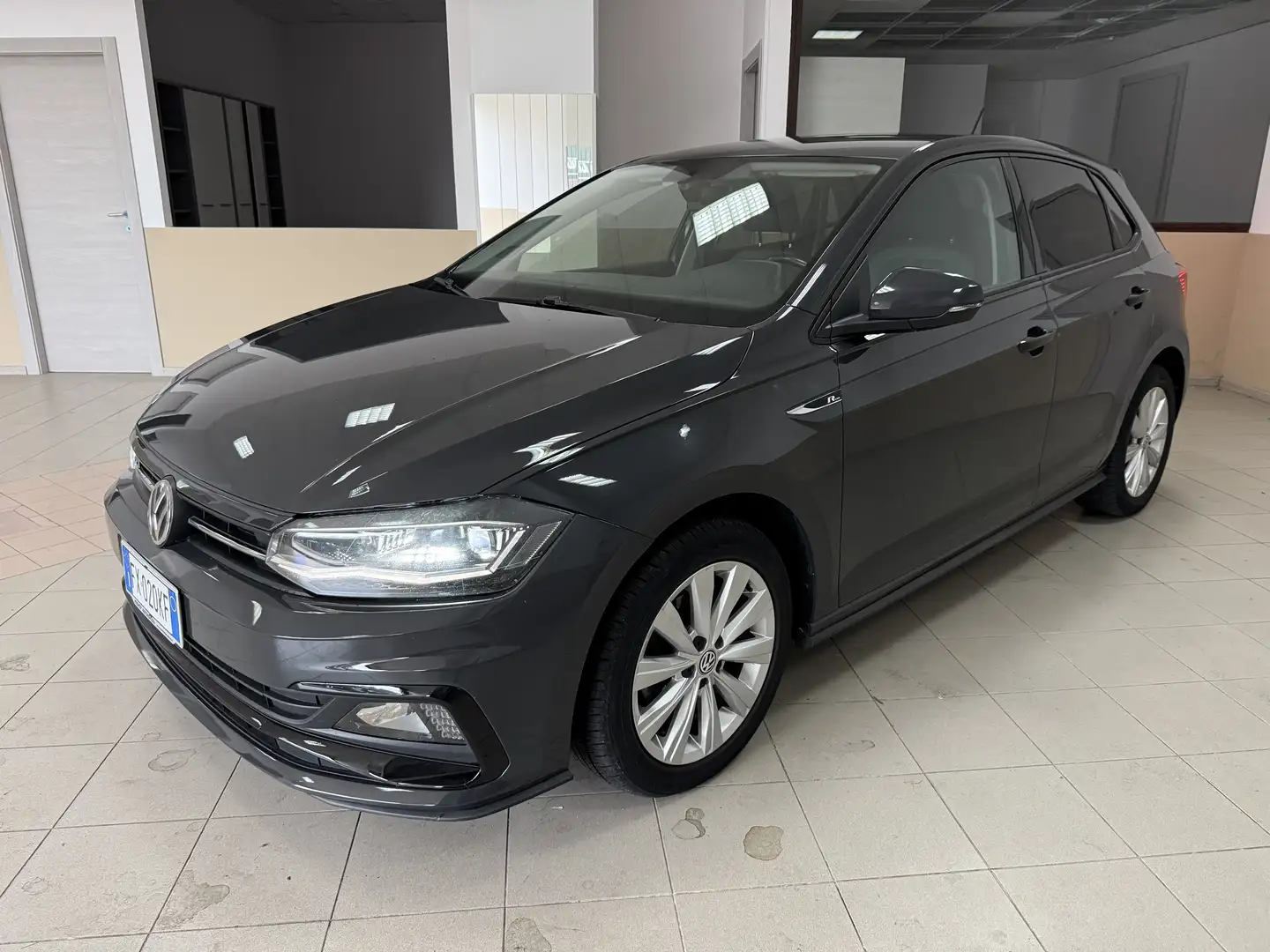 Volkswagen Polo 5p 1.6 tdi R-line - 2