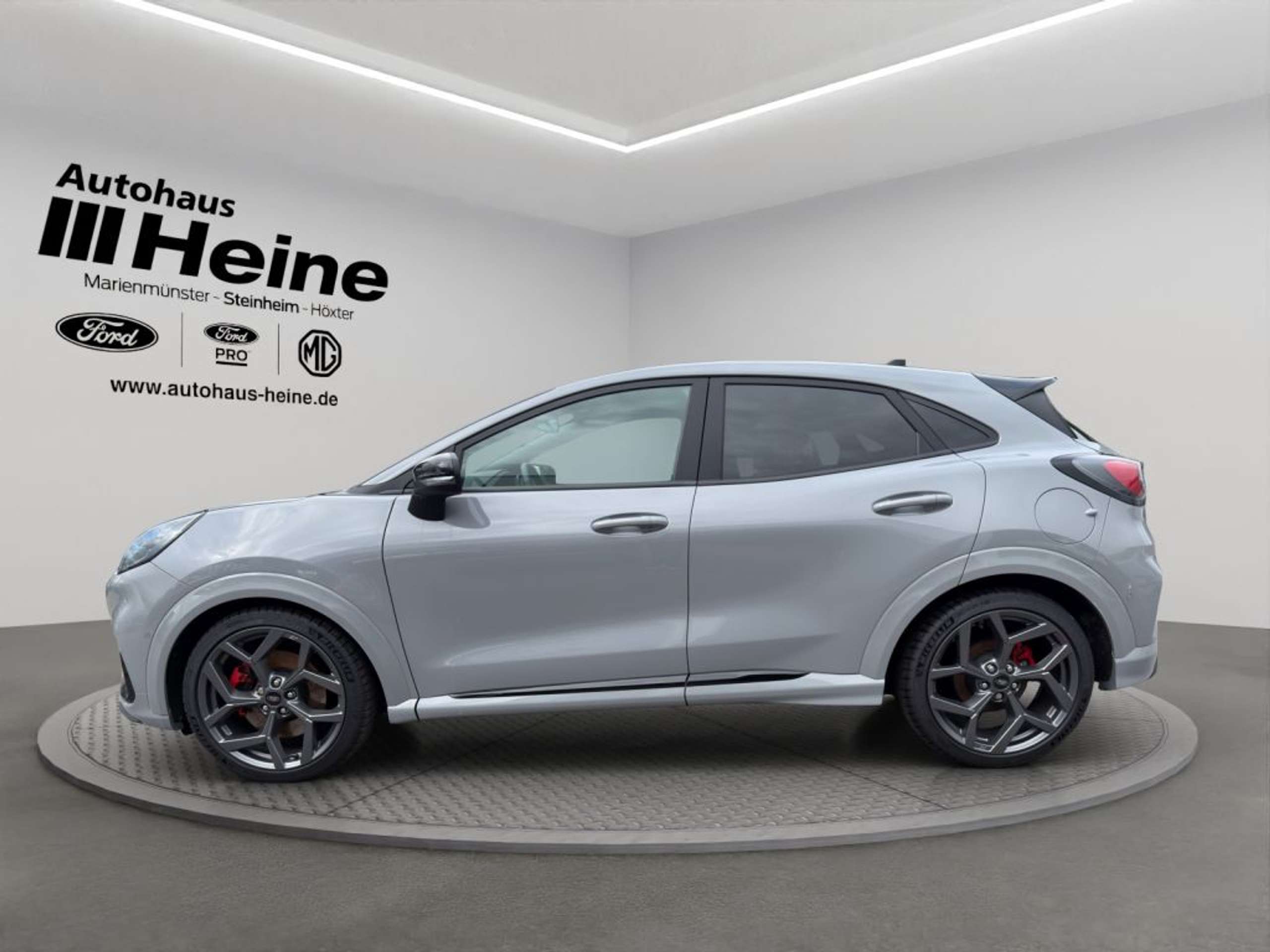 Fahrzeugabbildung Ford Puma 1.5 EcoBoost ST X - mit KI generiert/bearbeitet