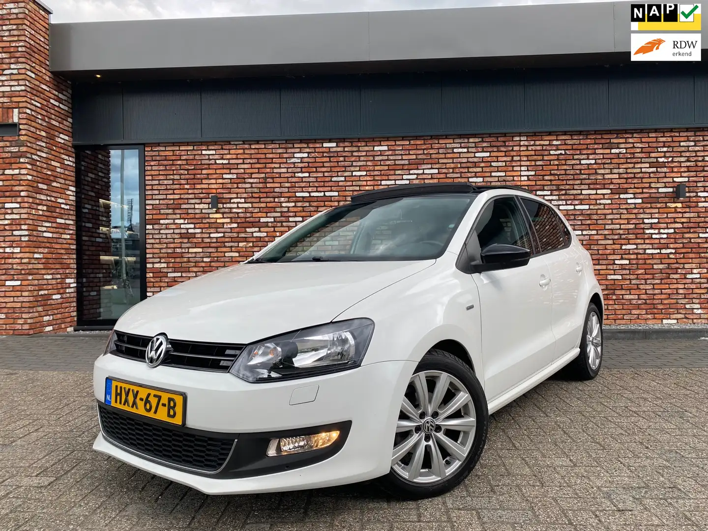 Volkswagen Polo 1.2 TSI Match Pano Parelmoermtlc Cruise Clima Wit - 1