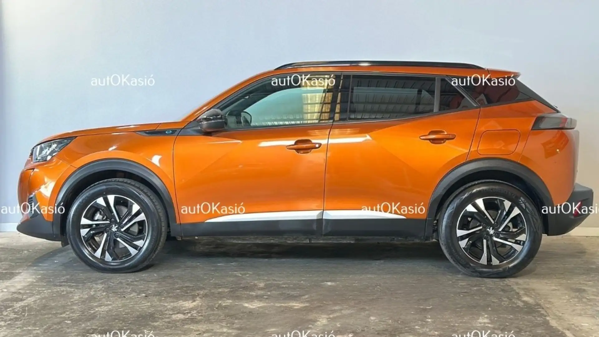 Peugeot 2008 Allure Eléctrico 100kW Orange - 2