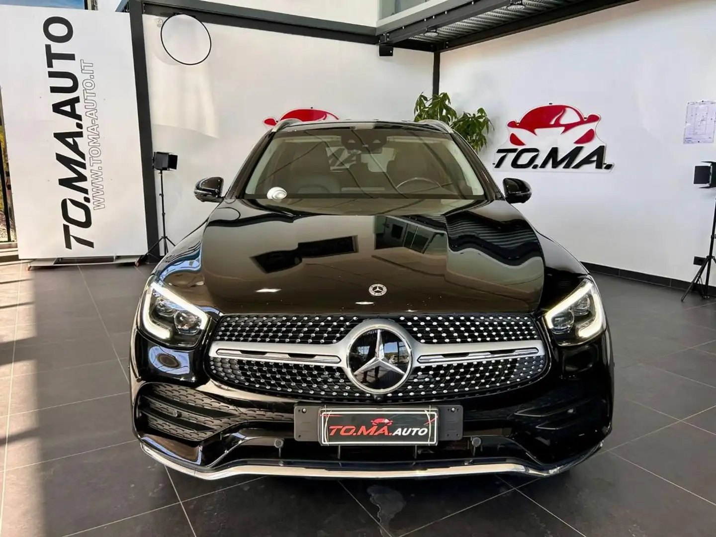 Mercedes-Benz GLC 300 d 4Matic Premium Plus Schwarz - 2