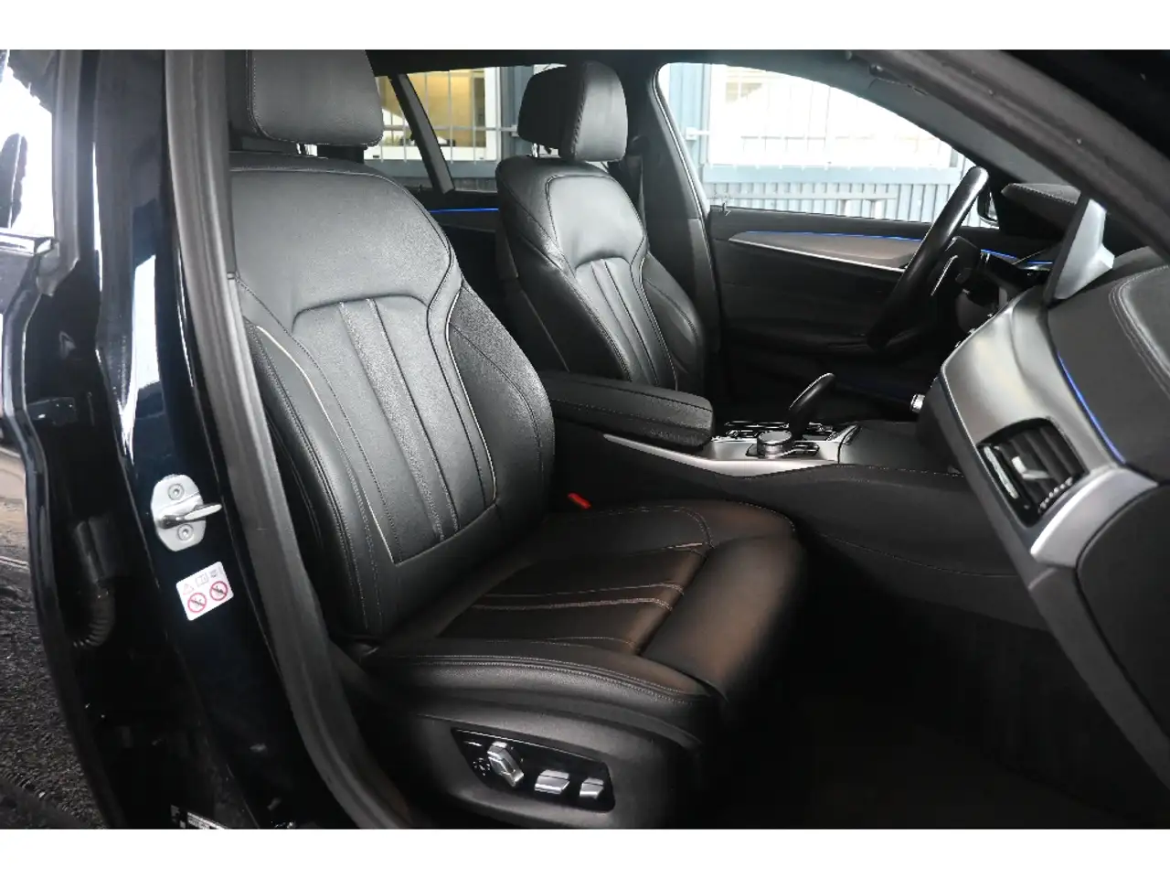 BMW 520 Touring 520d TwinPower Turbo 190 ch BVA8 M Sport — photo 2
