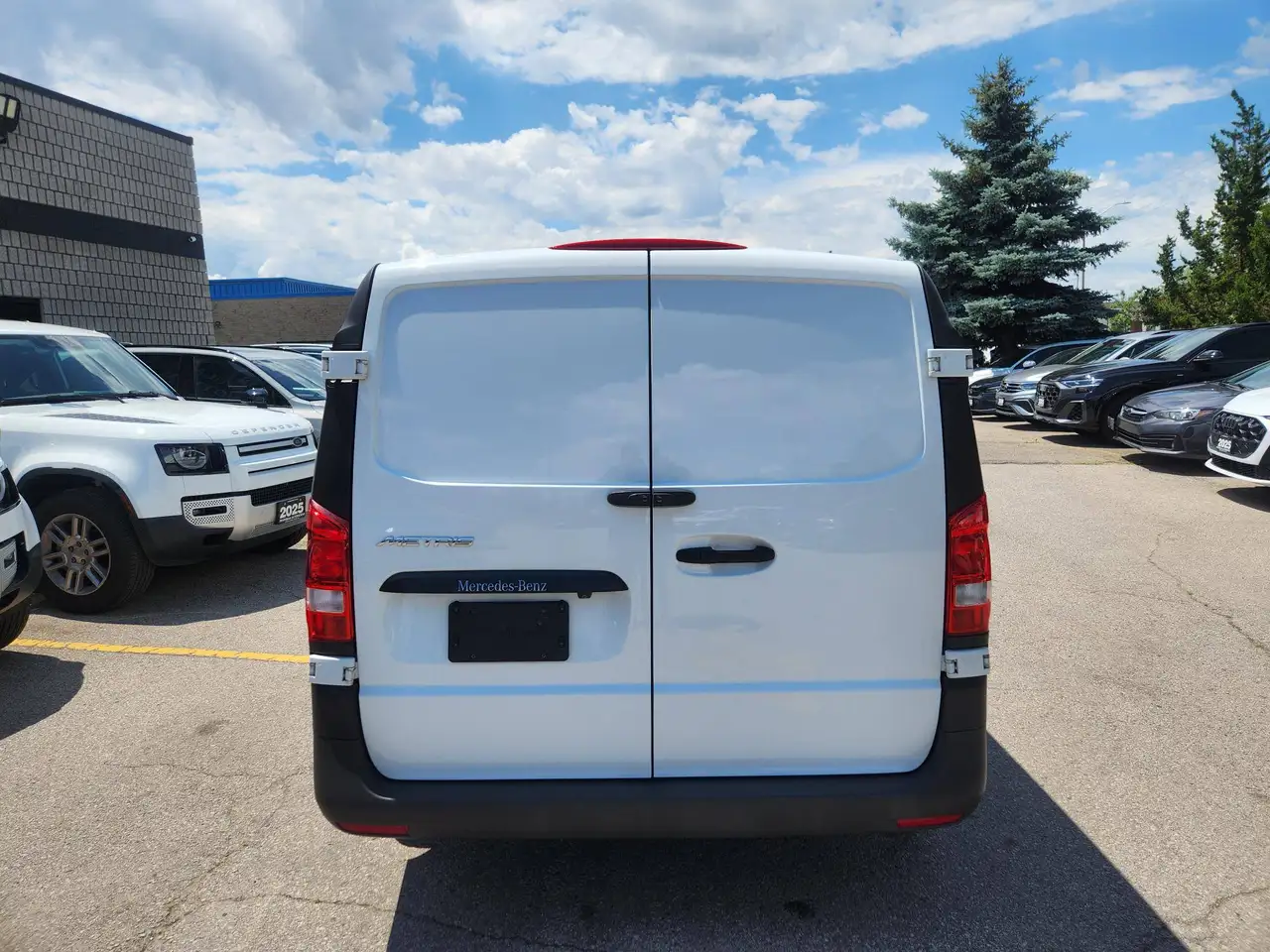 Mercedes-Benz Metris Cargo Van снимка Mercedes-Benz Metris Cargo Van