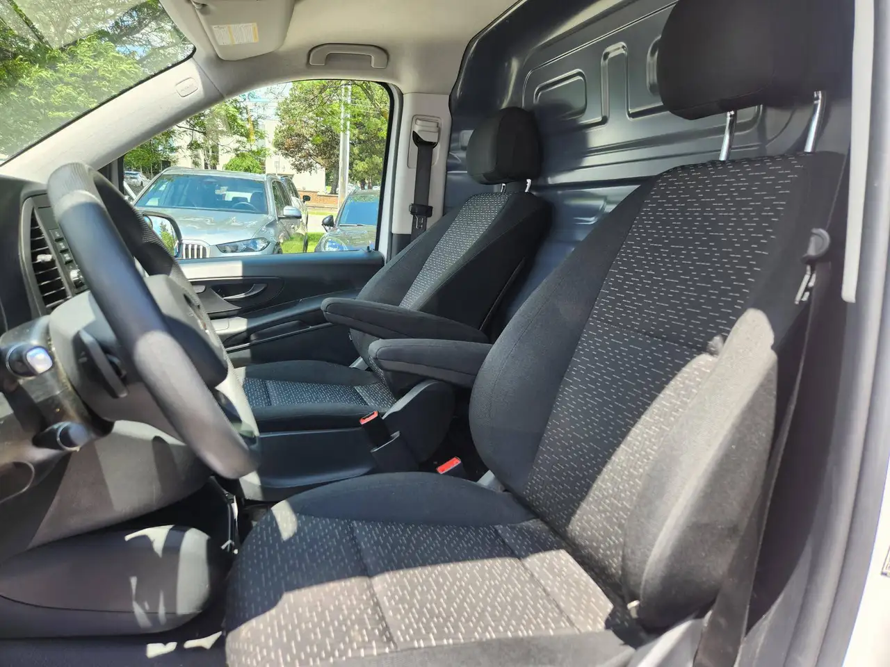 Mercedes-Benz Metris Cargo Van снимка Mercedes-Benz Metris Cargo Van
