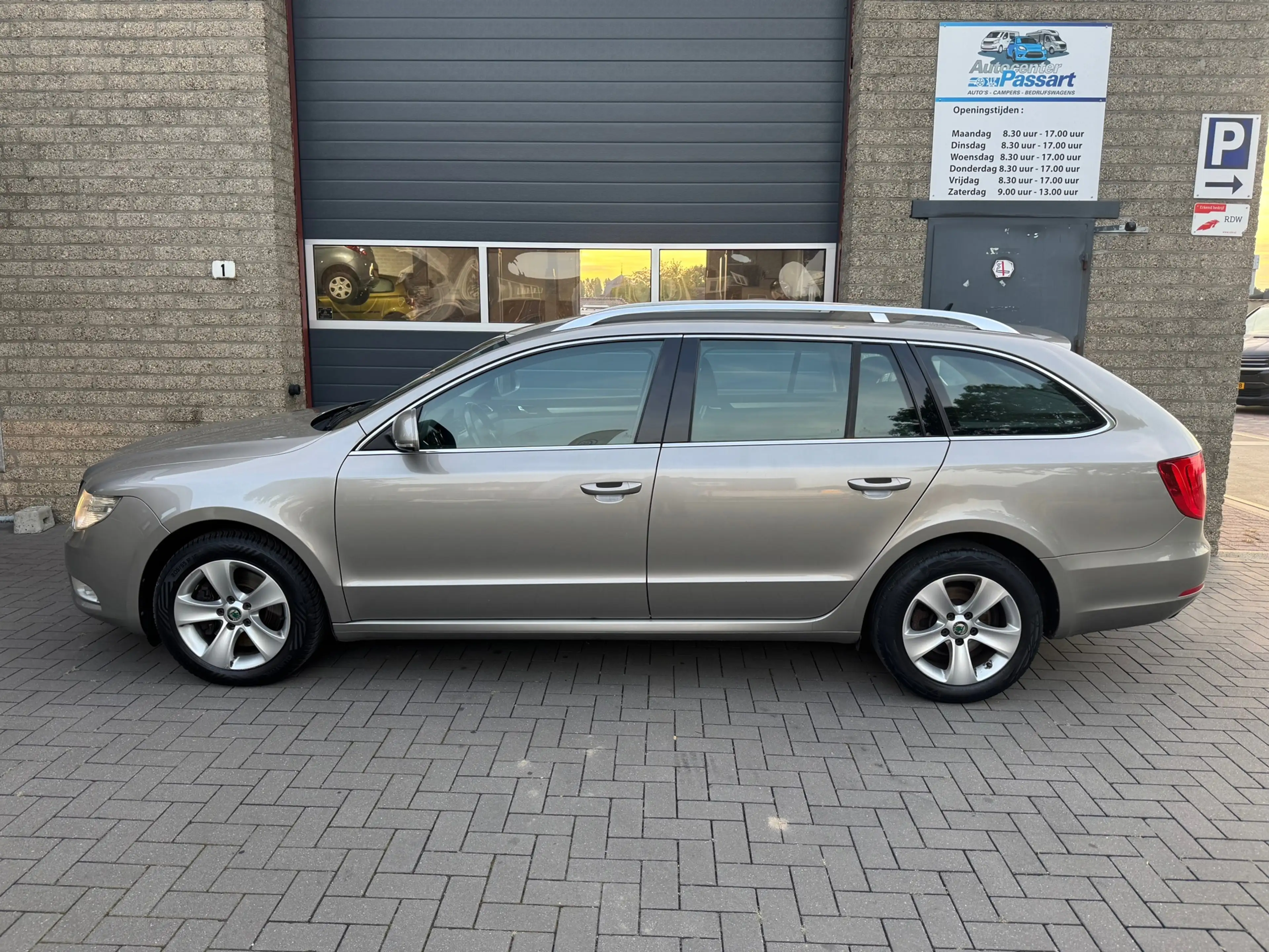 Skoda Superb Combi 1.8 TSI Elegance — photo 5
