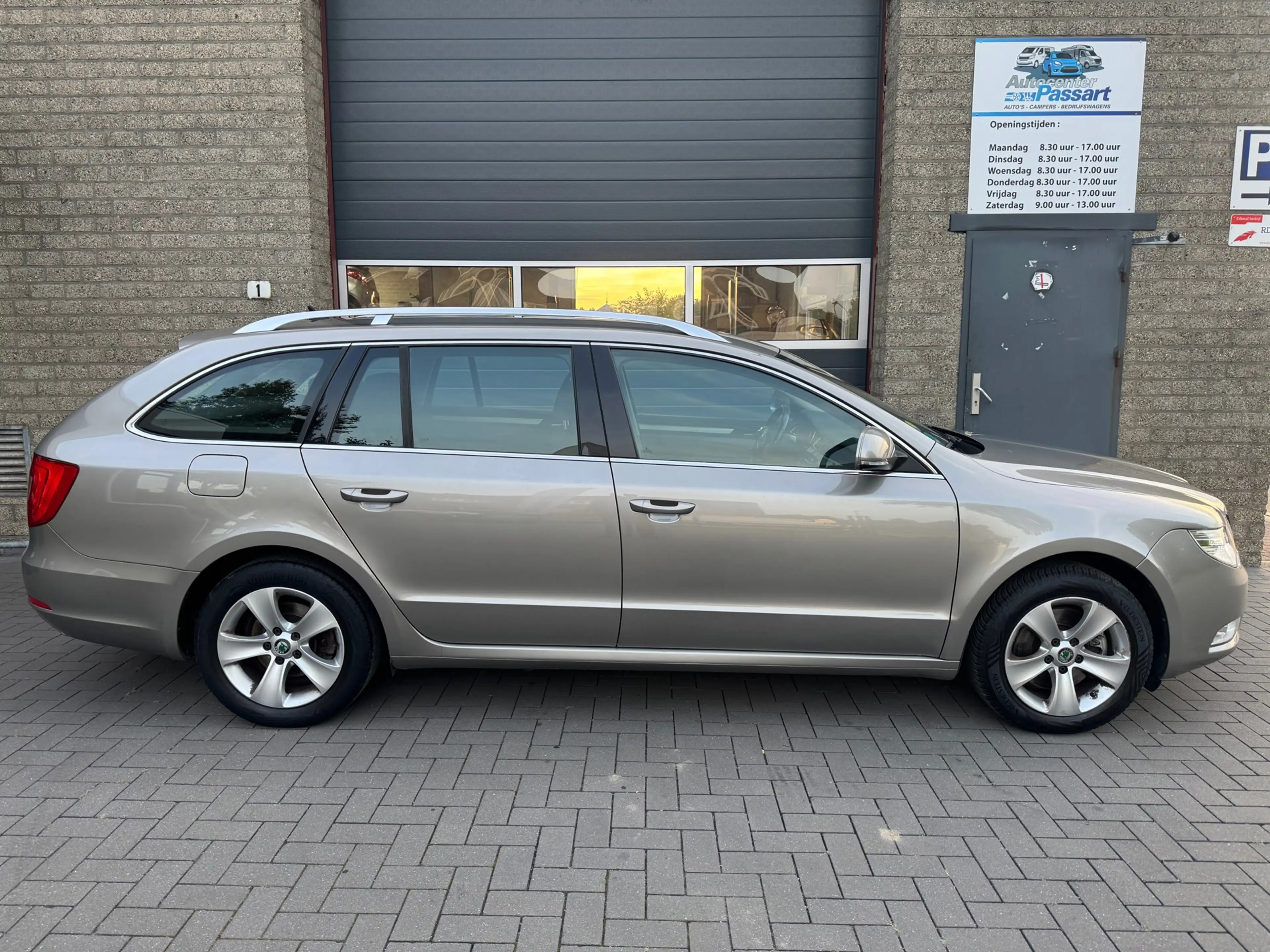 Skoda Superb Combi 1.8 TSI Elegance — photo 4