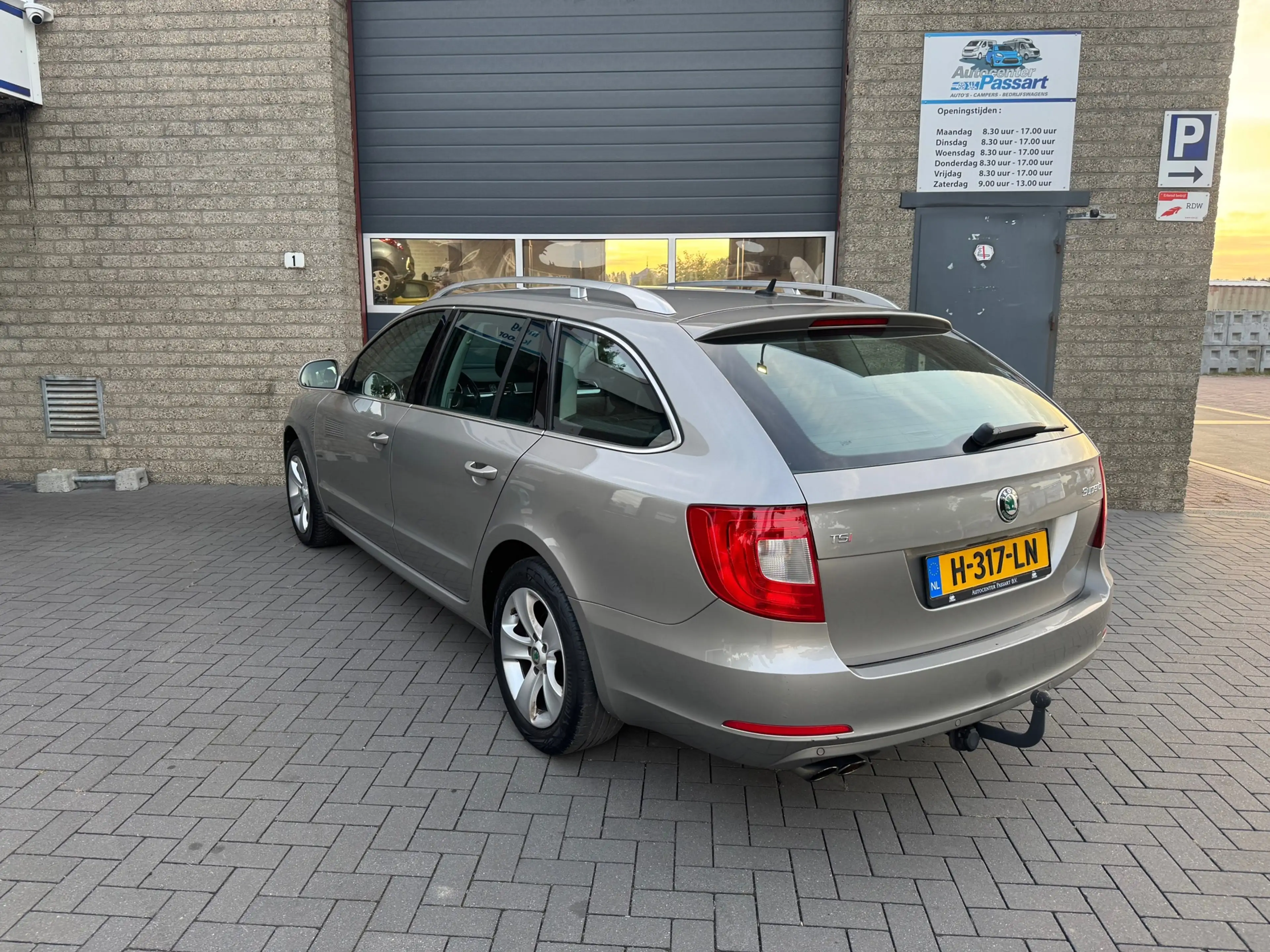 Skoda Superb Combi 1.8 TSI Elegance — photo 6
