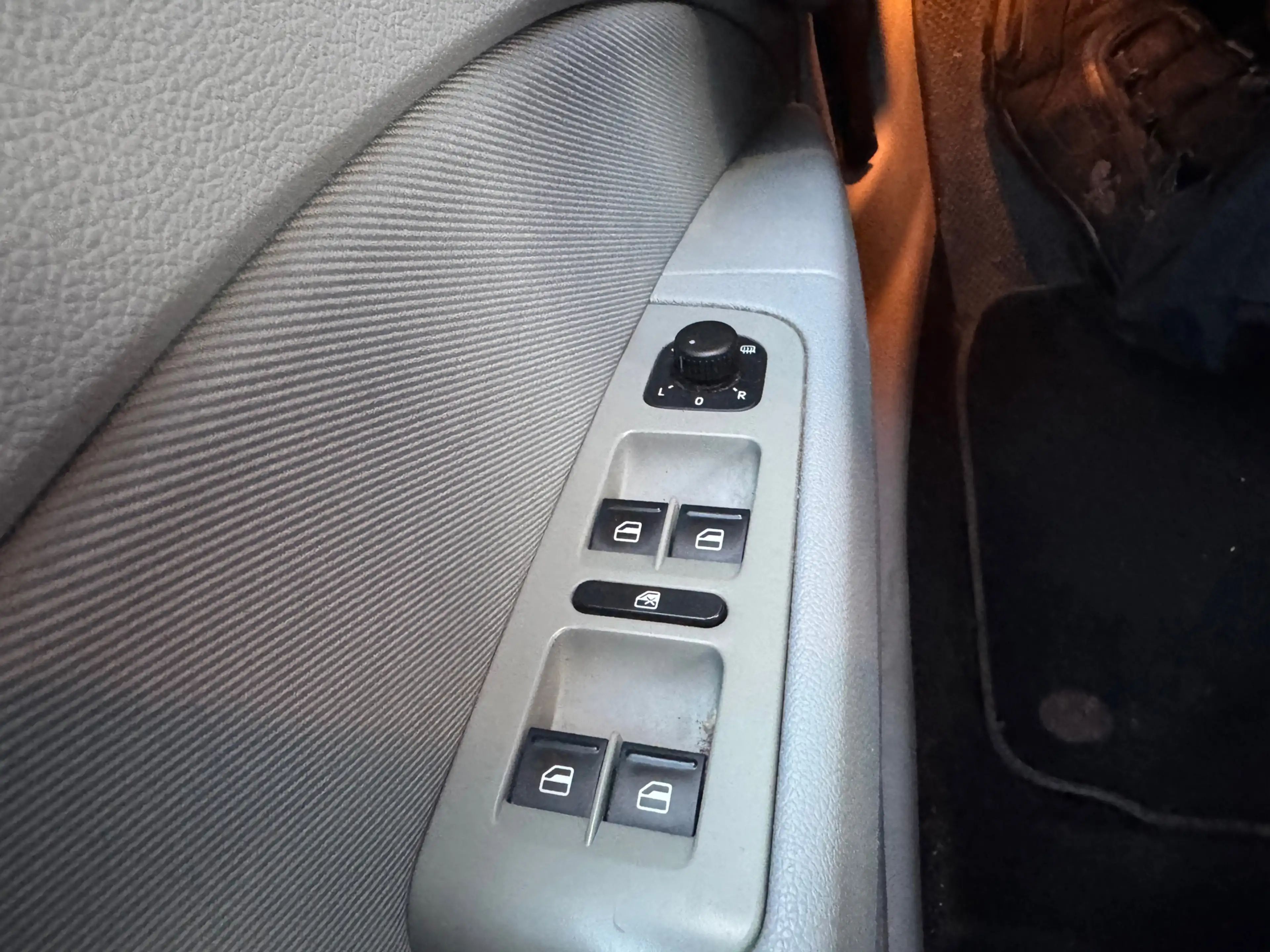 Skoda Superb Combi 1.8 TSI Elegance — photo 12