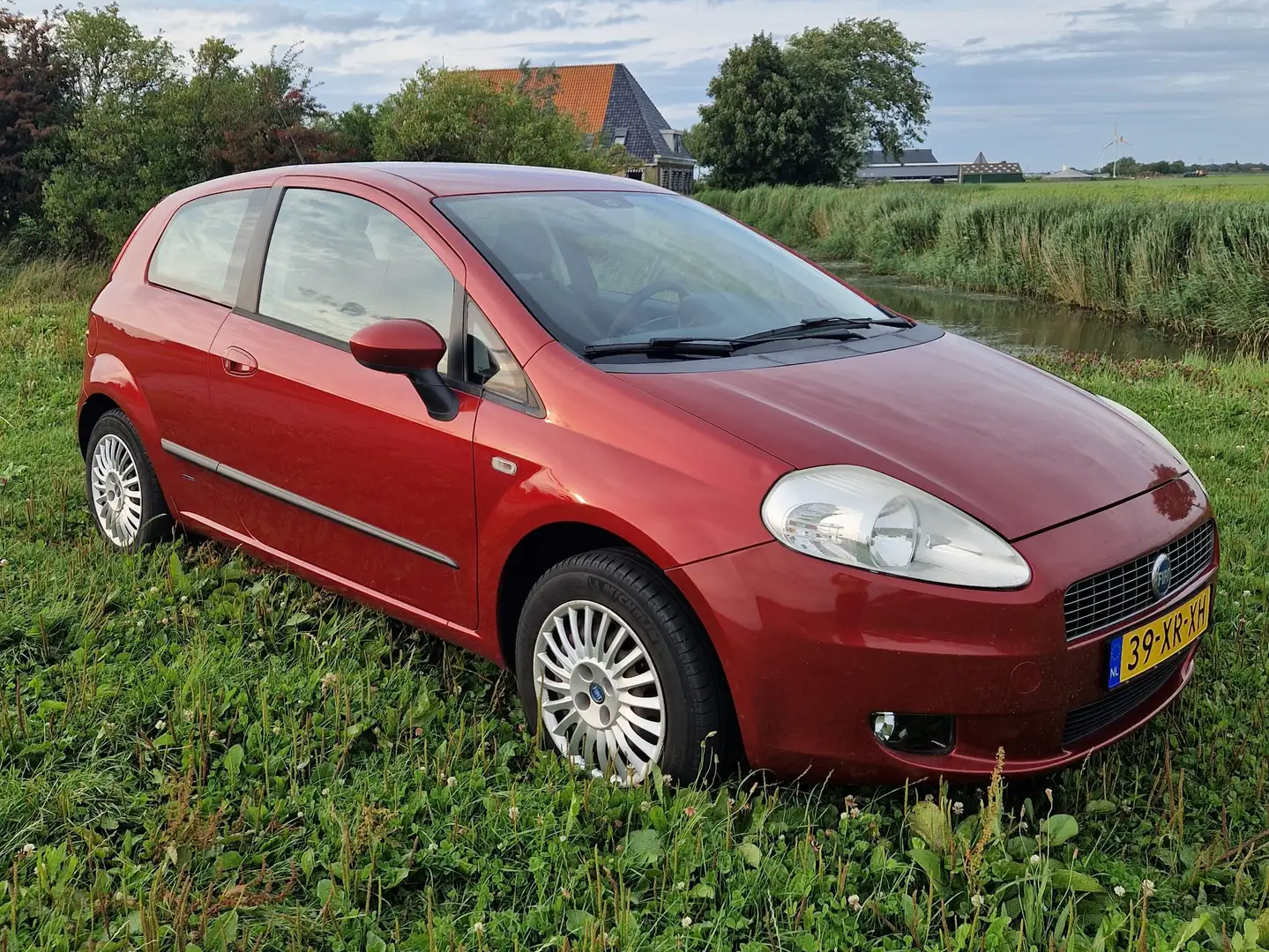 Fiat Grande Punto Punto 1.2 Dynamic Rojo - 1