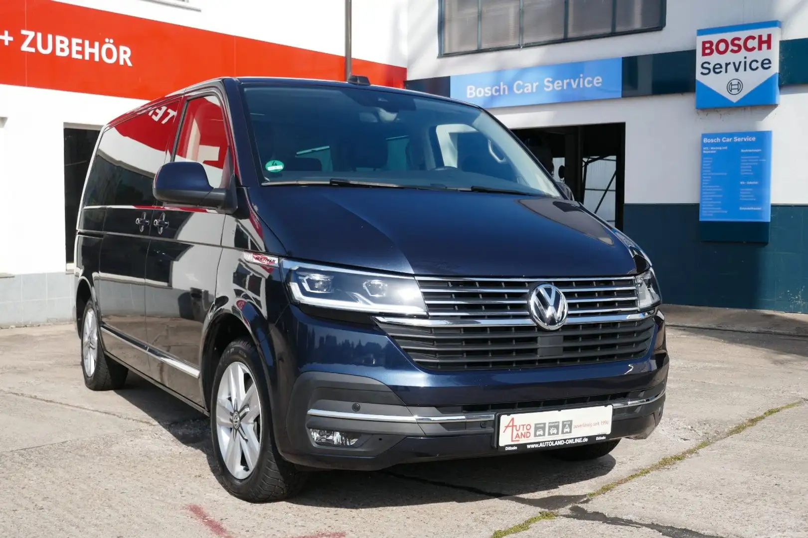 Volkswagen T6 Multivan T6.1 Multivan 4 Motion Generation Six AHZV Blau - 1