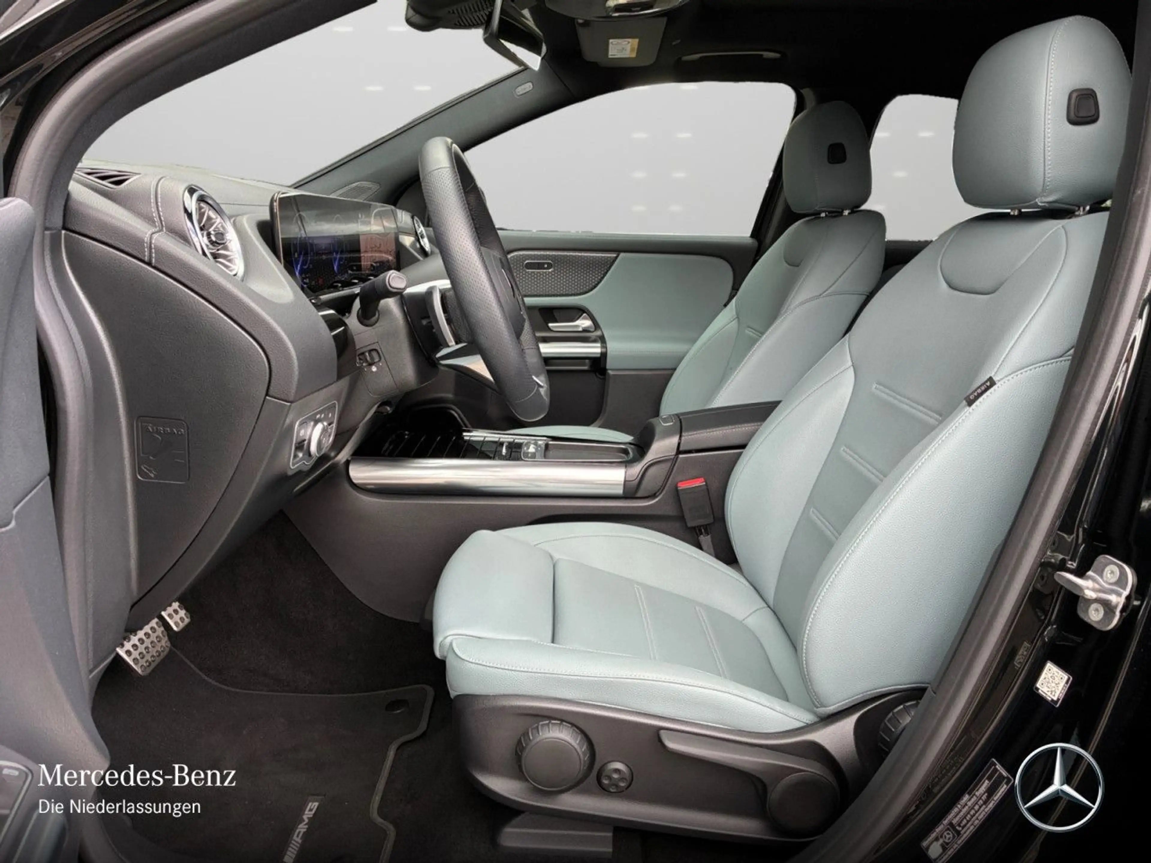 Mercedes-Benz EQA 300 4M AMG+20"+PLUS-PAKET+PANO+KAMERA+KEYLESS — photo 11