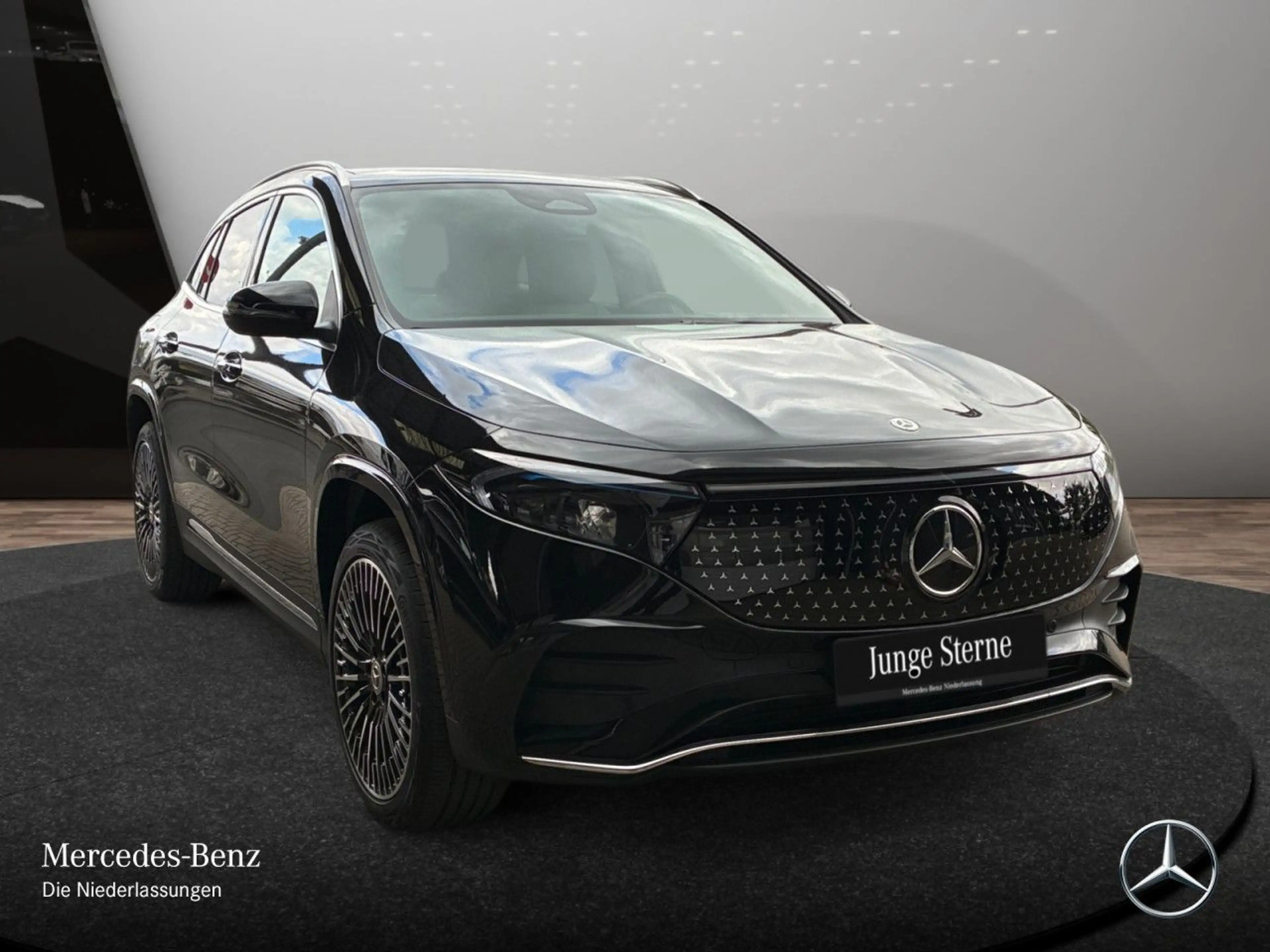 Mercedes-Benz EQA 300 4M AMG+20"+PLUS-PAKET+PANO+KAMERA+KEYLESS — photo 5