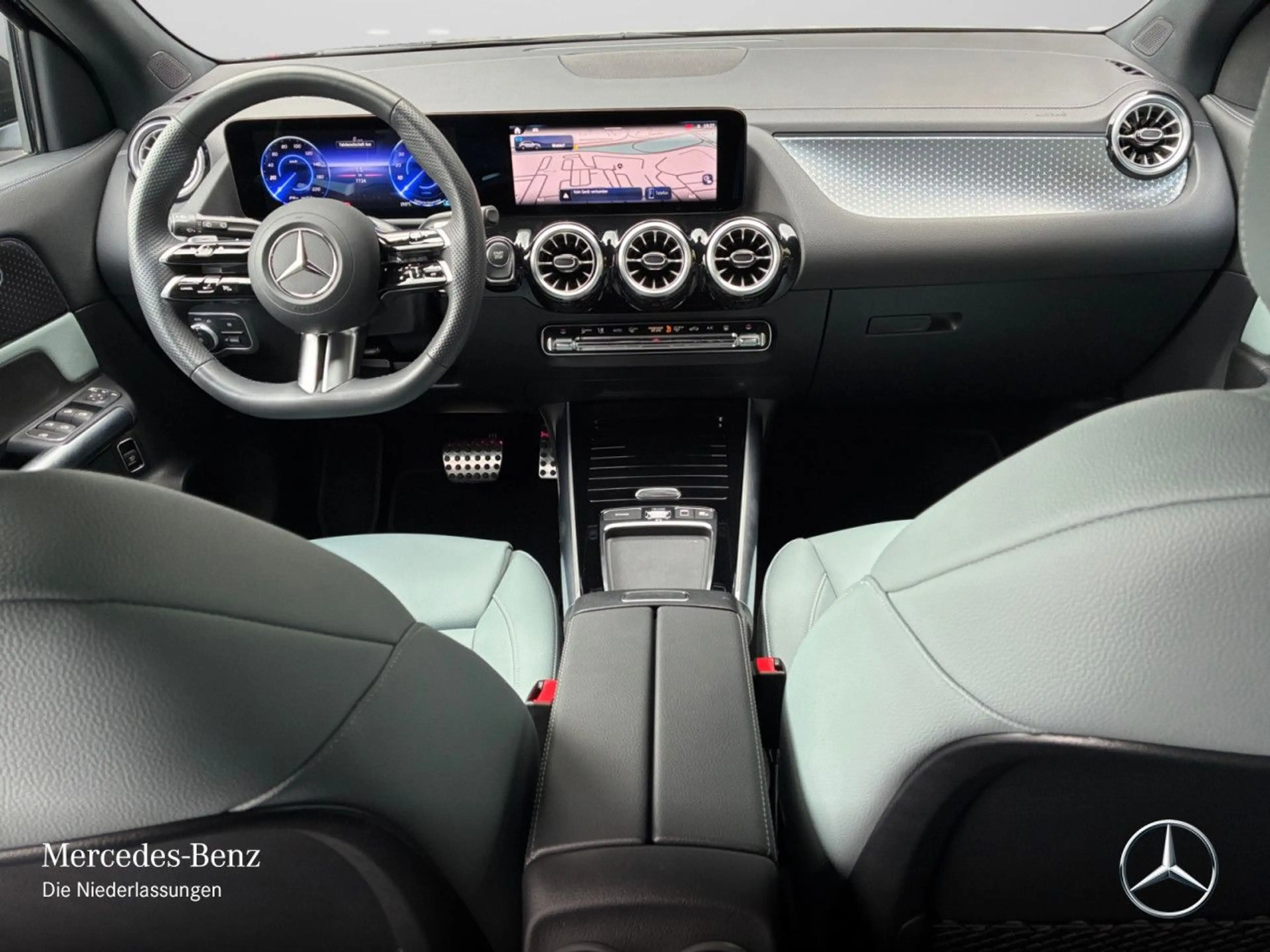 Mercedes-Benz EQA 300 4M AMG+20"+PLUS-PAKET+PANO+KAMERA+KEYLESS — photo 13