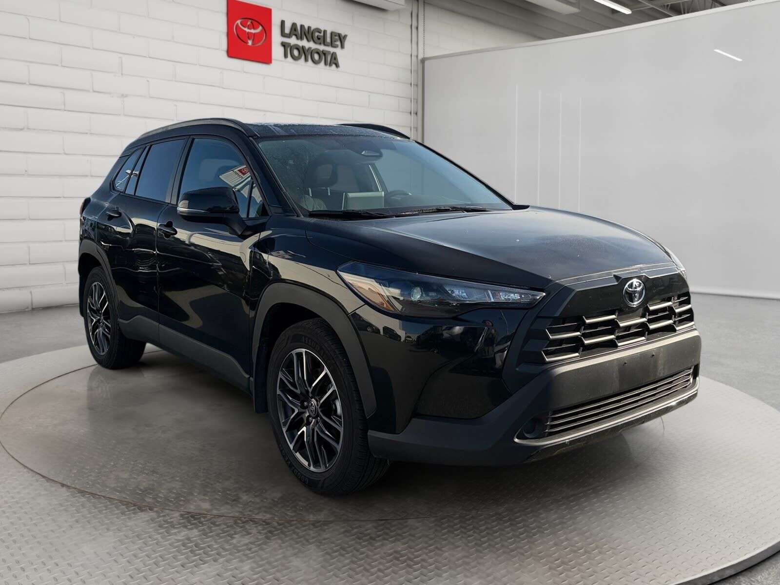 2026 Toyota Corolla Cross LE PREMIUM AWD; SUNROOF, REMOTE/SERVICE/SAFETY CON — photo 3