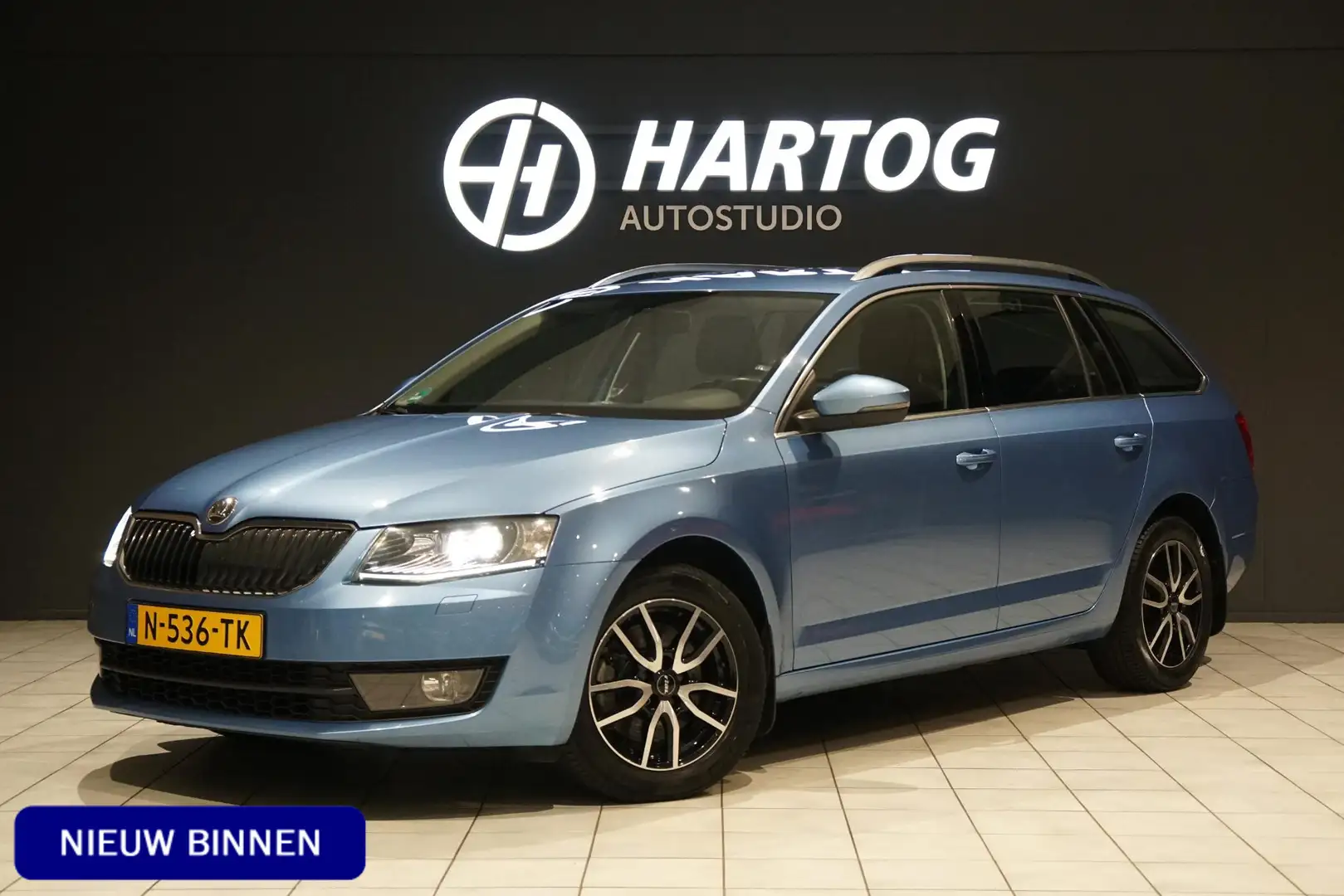 Skoda Octavia Combi 1.8 TSI Ambition Business 4X4 + XENON / STOE Blauw - 1