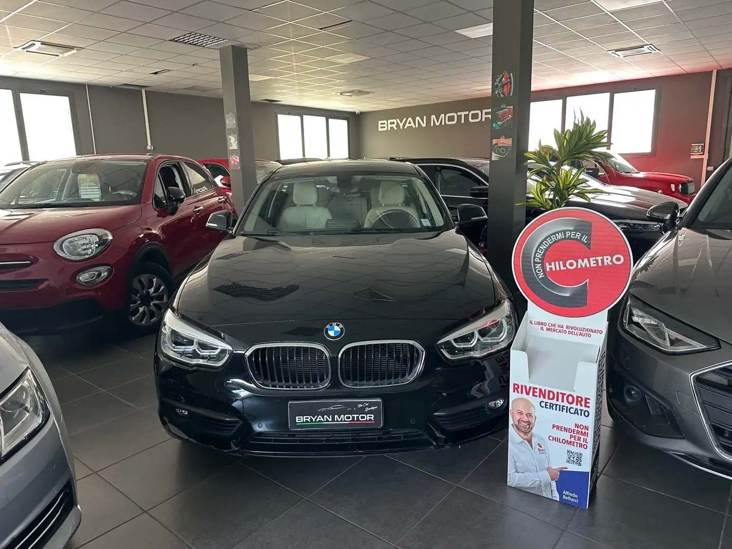 BMW 118 118d 5p. Advantage Чёрный - 2
