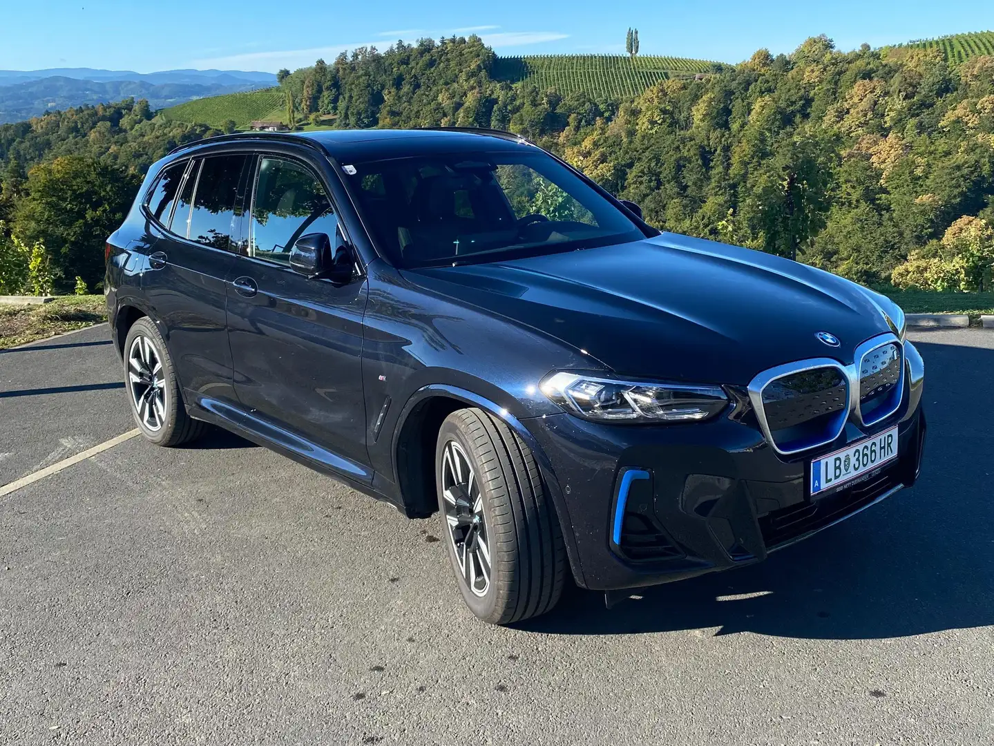 BMW iX3 iX3 73,8kWh M Sport Schwarz - 2