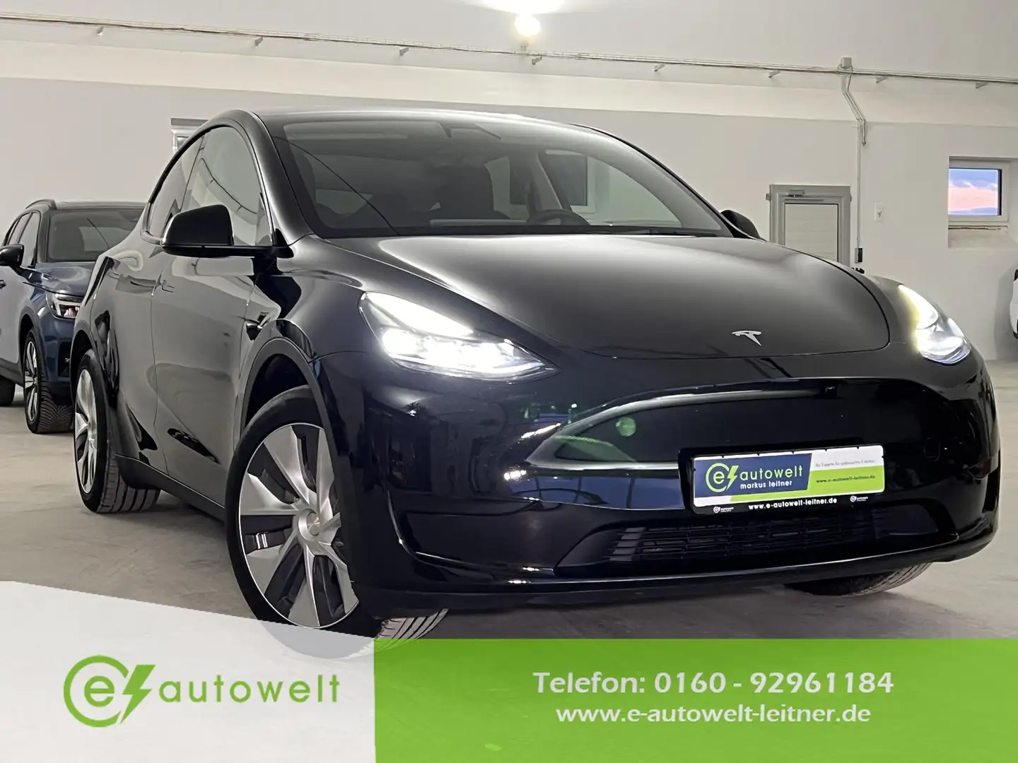 Tesla Model Y 60kWh LFP AHK Matrix19" ACC Panoramadach Noir - 1