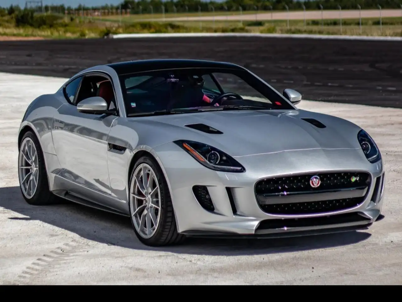 Jaguar F-Type снимка Jaguar F-Type