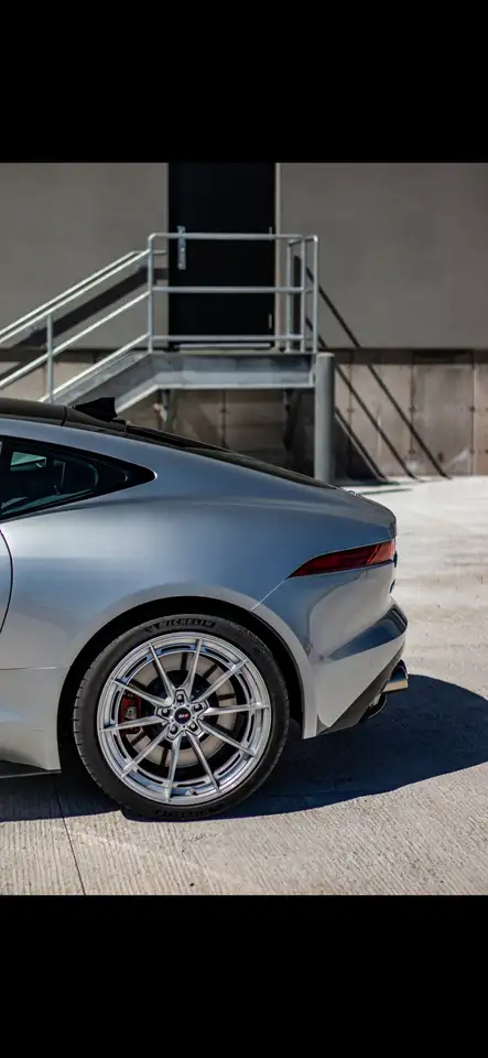 Jaguar F-Type снимка Jaguar F-Type