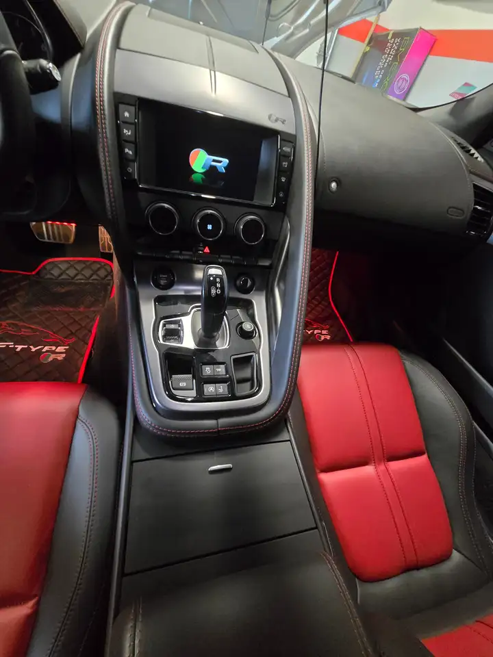 Jaguar F-Type снимка Jaguar F-Type