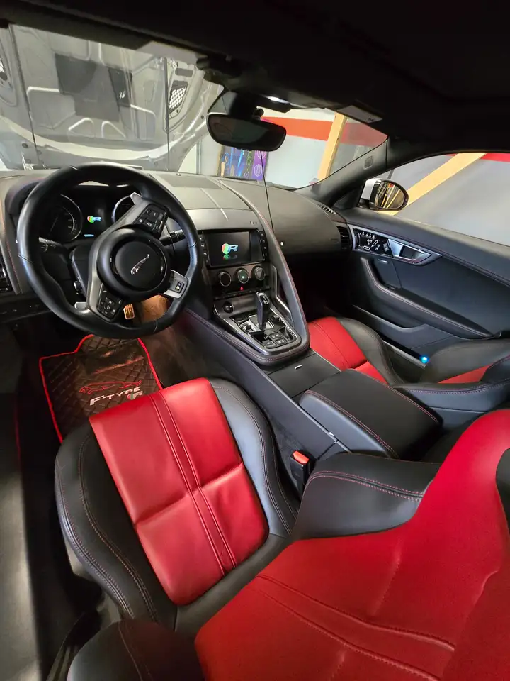 Jaguar F-Type снимка Jaguar F-Type