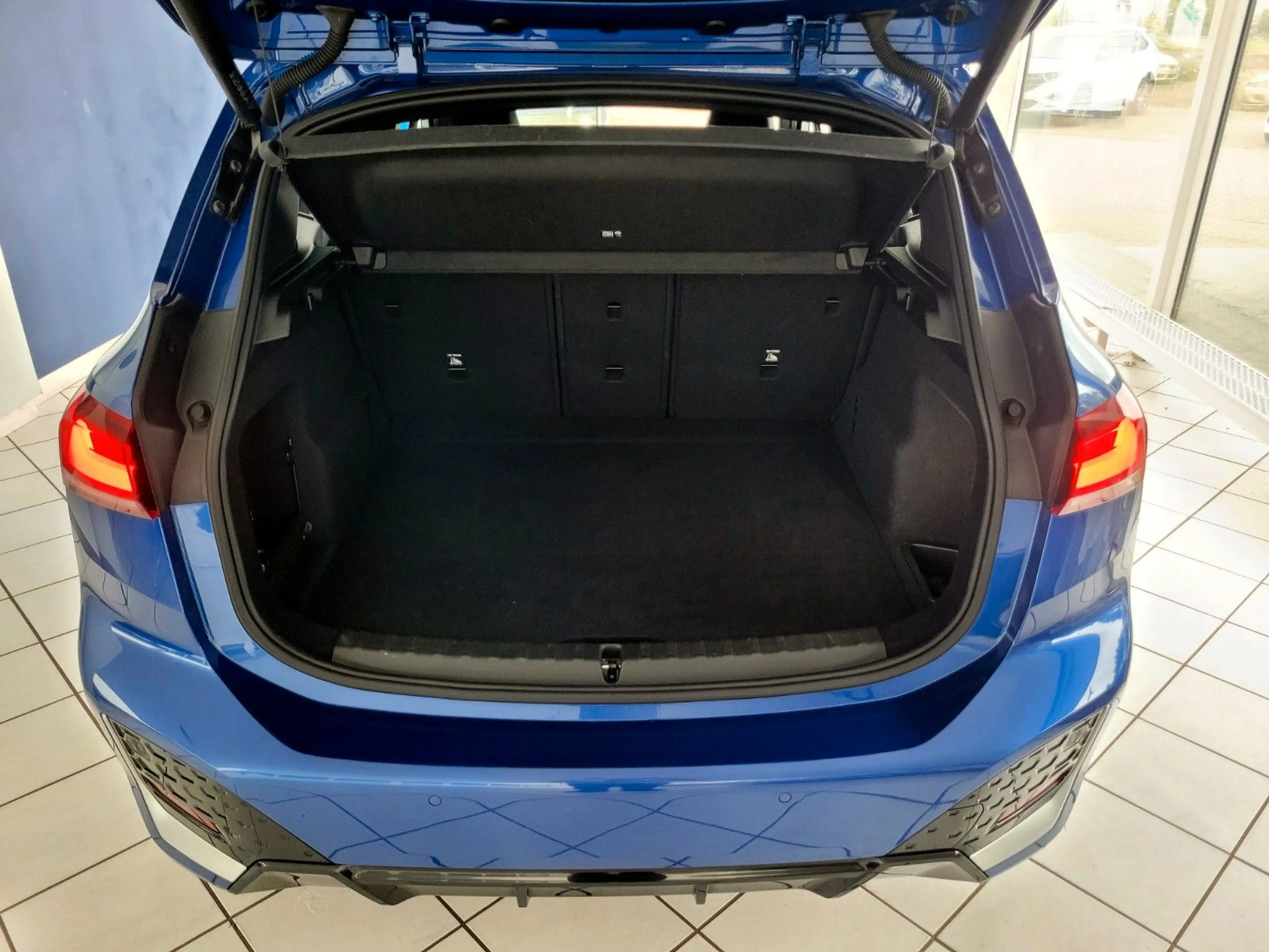 BMW 218 i Active Tourer M Sport Aut/CurvedDisplay/RFK — photo 18