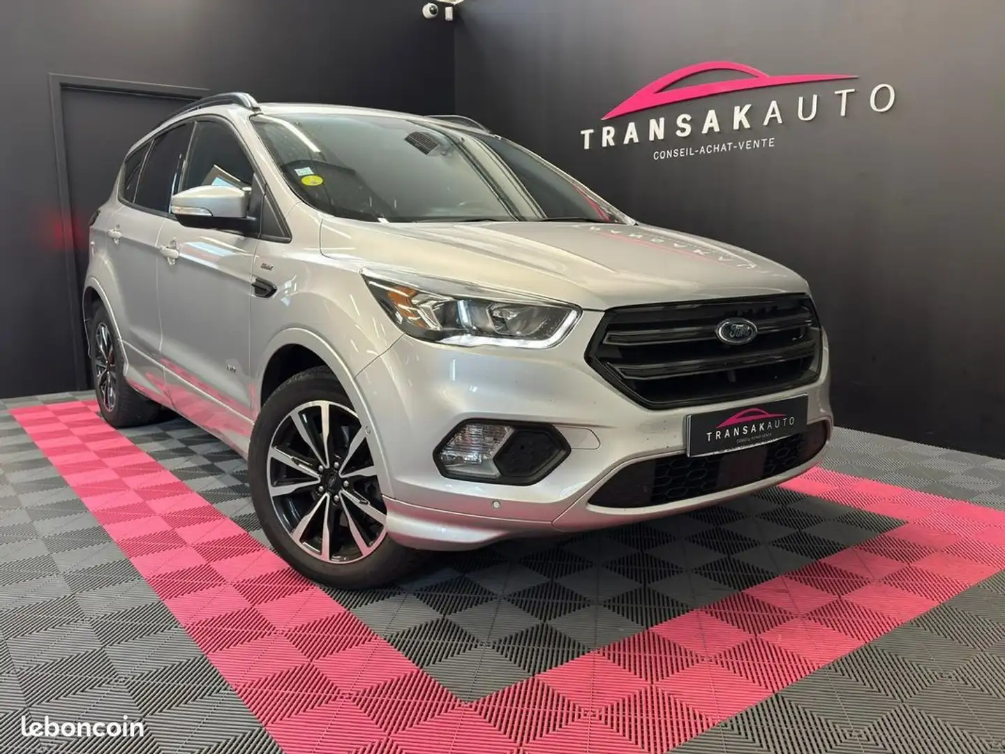 Ford Kuga 2.0 TDCi 150ch 4x4 Powershift ST-Line SUIVI COMPLE Gris - 1