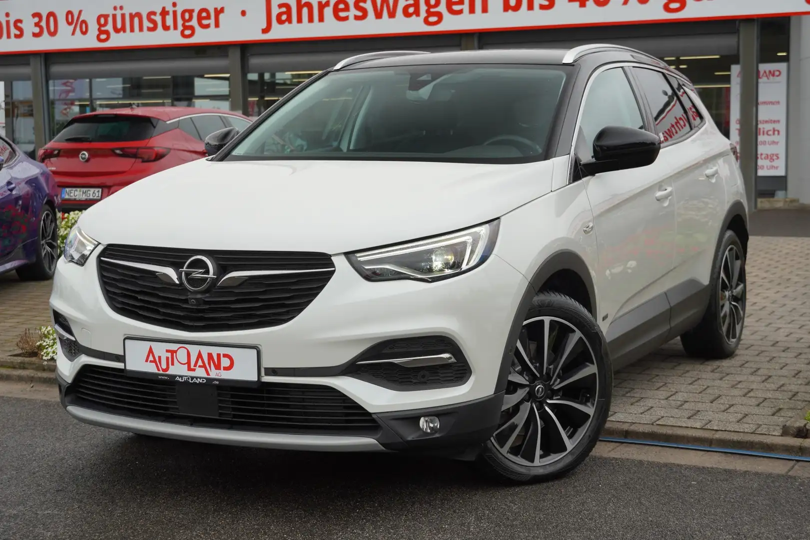 Opel Grandland Ultimate 1.6 P-Hev 4x4 LED Navi ACC Bianco - 2