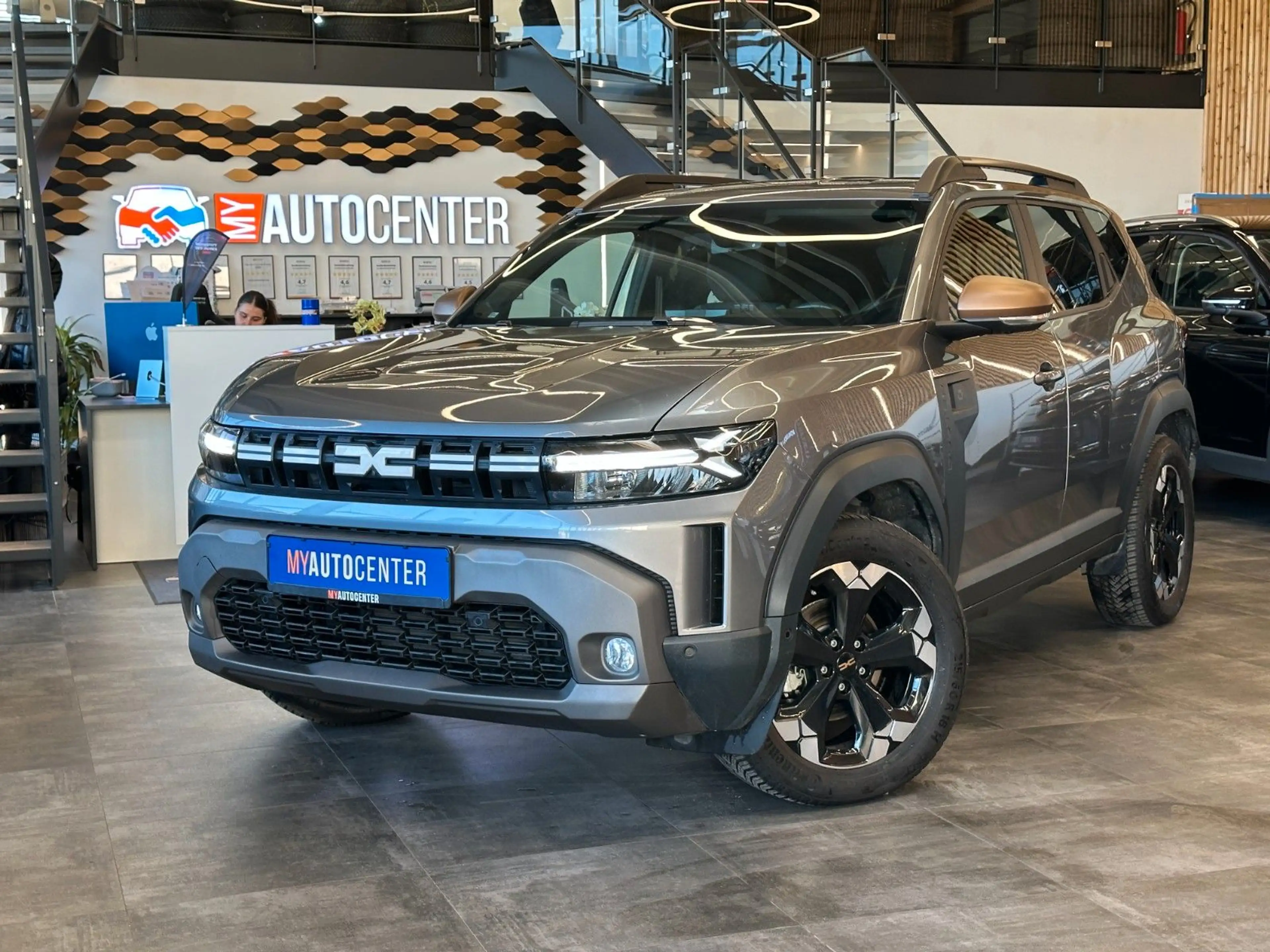 Dacia Duster *KEYLESS*LED*LKHZ*CAM*AHK*TEMPO*CARPLAY*