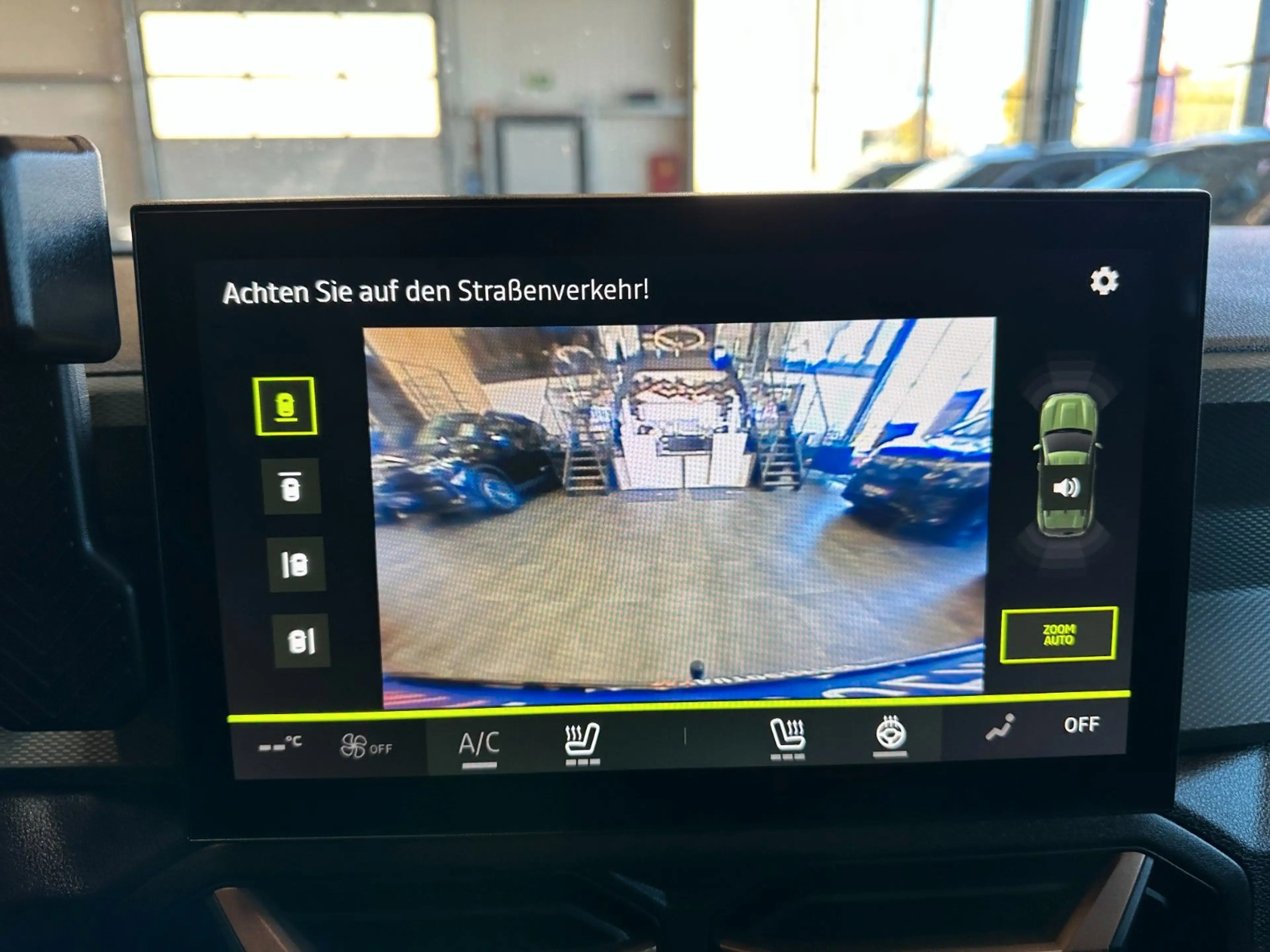 Dacia Duster *KEYLESS*LED*LKHZ*CAM*AHK*TEMPO*CARPLAY* — photo 15