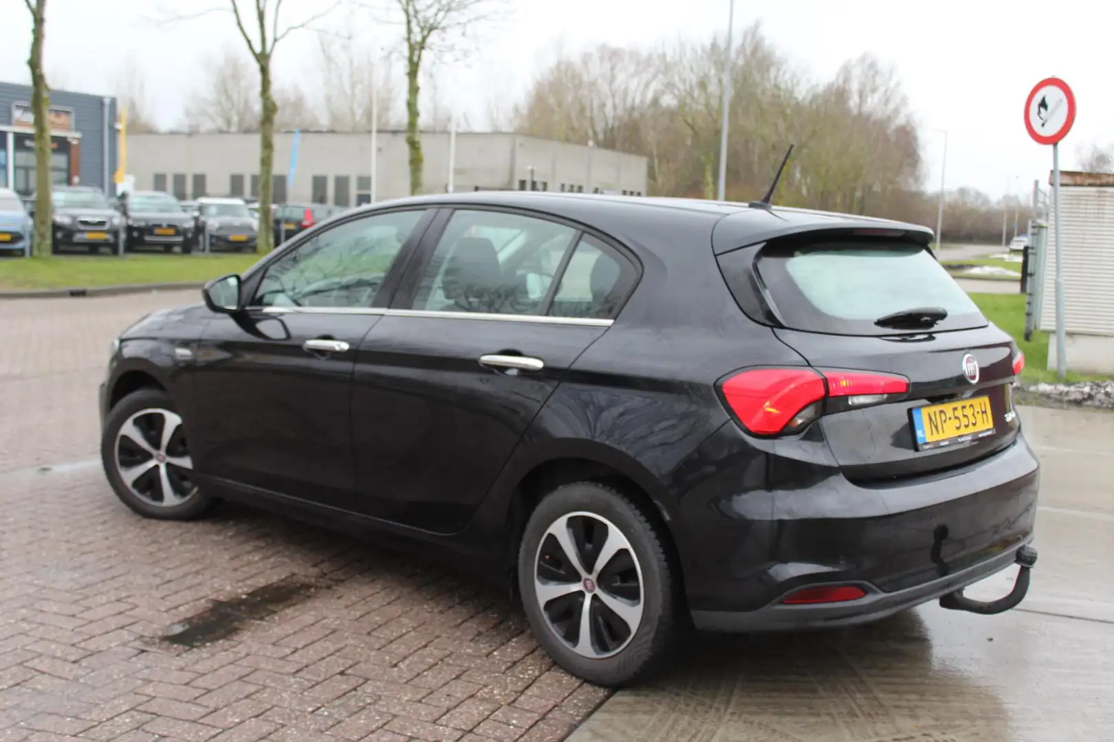 Fiat Tipo 1.6 MultiJet 16v Business 1E EIG. NAP MULTIMEDIA T Schwarz - 2
