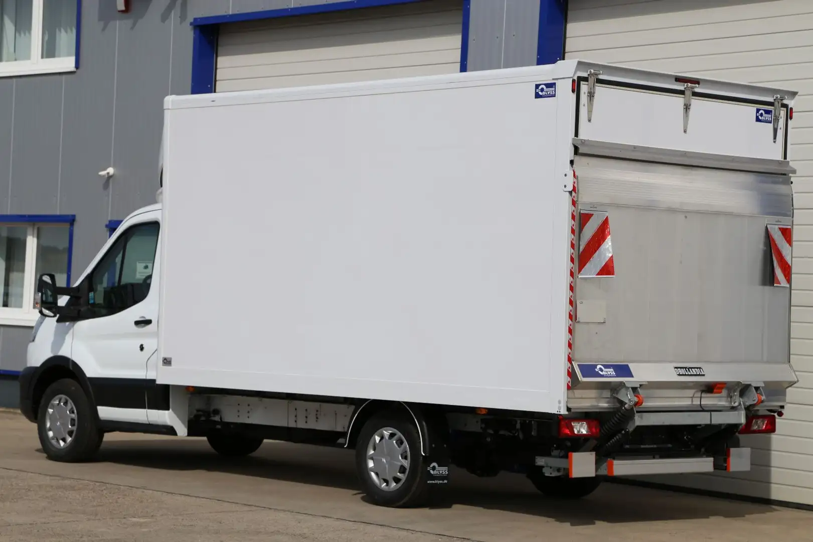 Ford Transit mit Kofferaufbau und LBW / SOFORT Weiß - 2