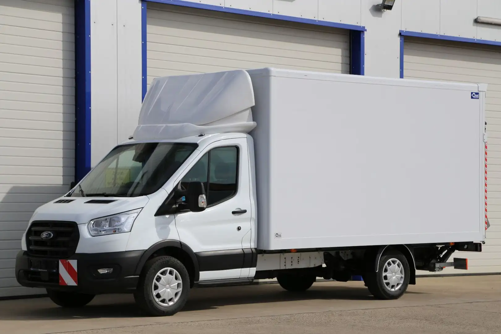 Ford Transit mit Kofferaufbau und LBW / SOFORT Weiß - 1