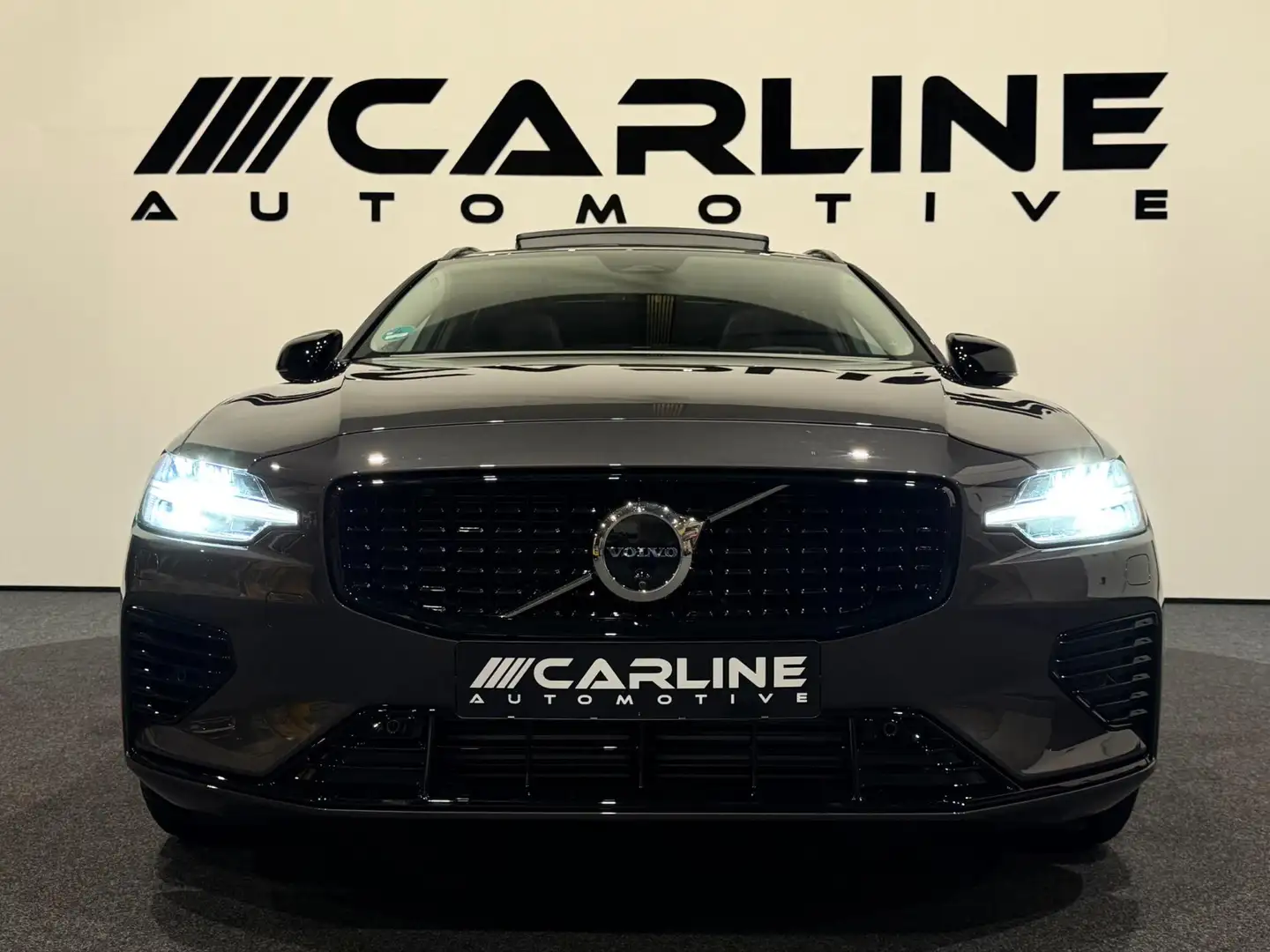 Volvo V60 2.0 T6 Plug-in hybrid AWD Ultra Dark PANORAMA ASSI Gris - 2