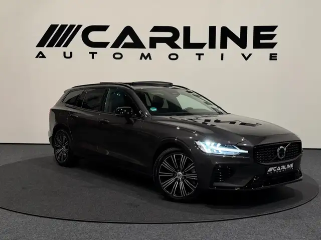 Volvo V60 2.0 T6 Plug-in hybrid AWD Ultra Dark PANORAMA ASSI