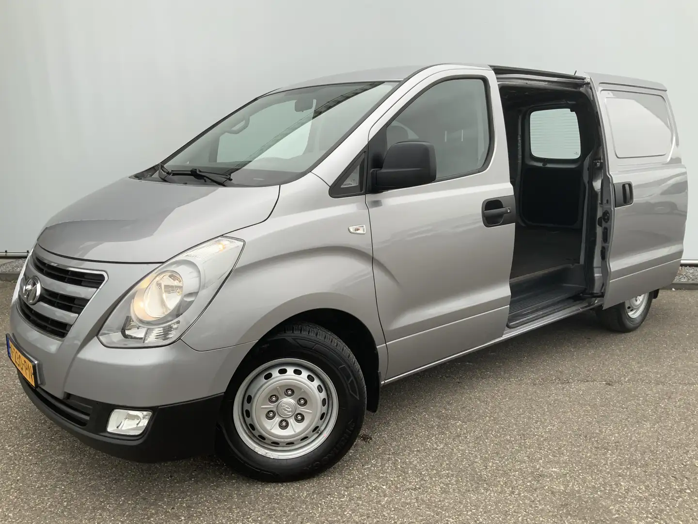 Hyundai H 300 2.5 CRDi Dynamic Dub Schuifdeur Airco Navi 3 Zits Gris - 2
