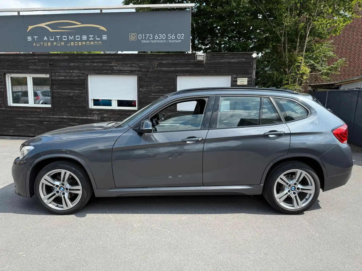 BMW X1 25d xDrive MSport AUTOM*PANO*MFL*STZHZG*KLIMA Grau - 2