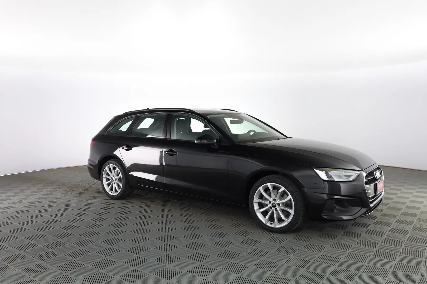Audi A4 Avant 30 TDI/136 CV S tronic Business Nero - 2