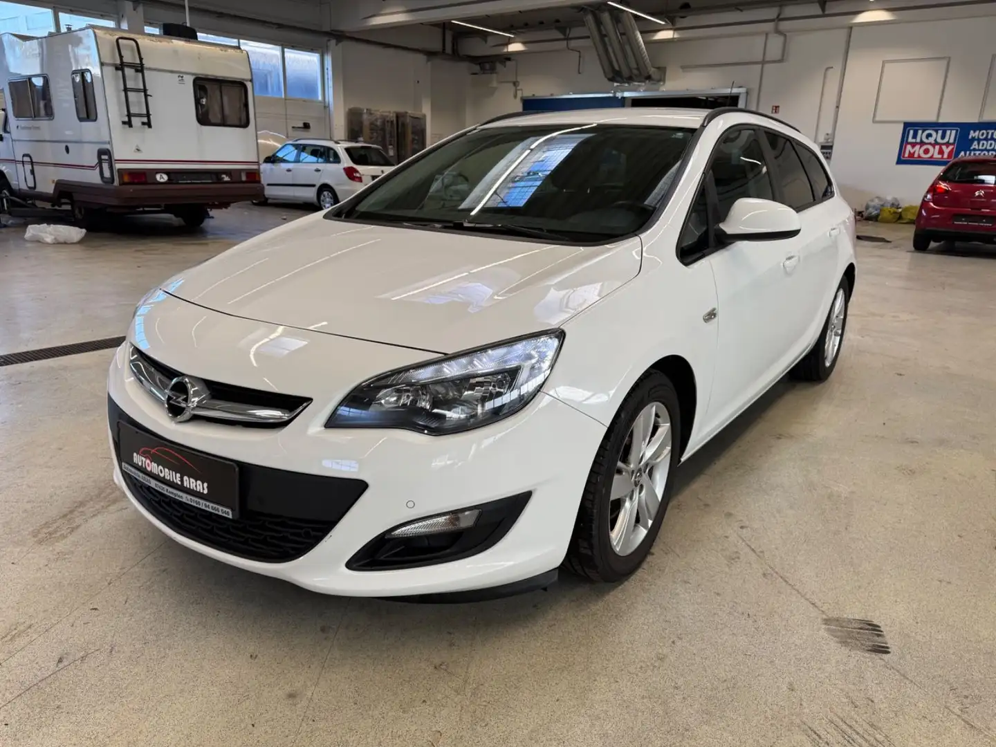 Opel Astra J Sports 1,7 CDTI Tourer Tüvneu Tempomat Weiß - 1