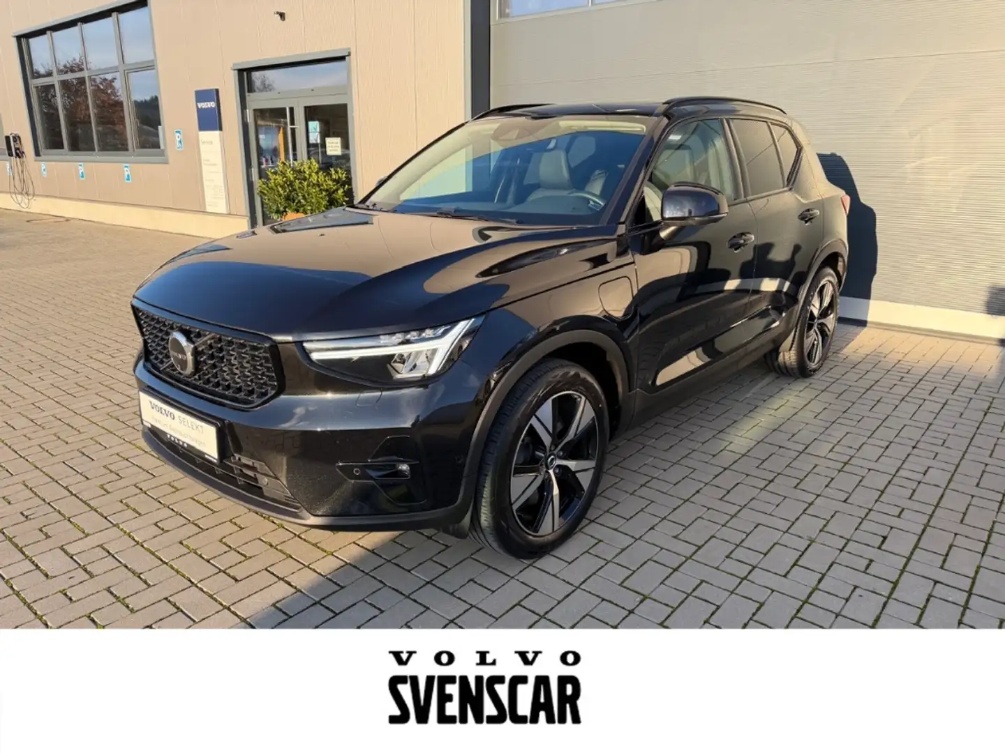 Volvo XC40 Ultimate Dark Plug-In Hybrid StandHZG Navi Leder D Schwarz - 1