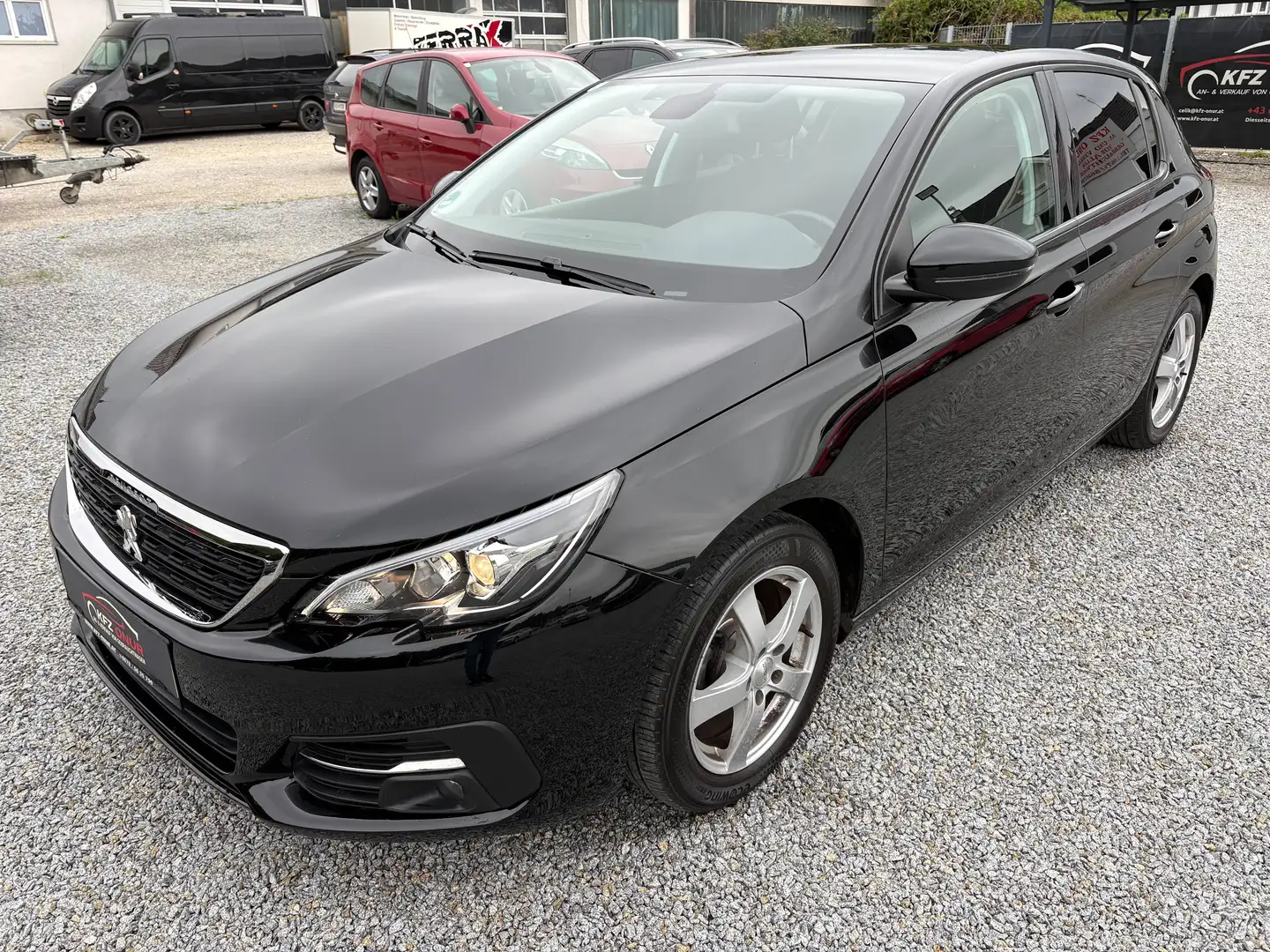 Peugeot 308 308 1,2*NEUWERTIGER ZUSTAND*NAVI*RFK* Schwarz - 2