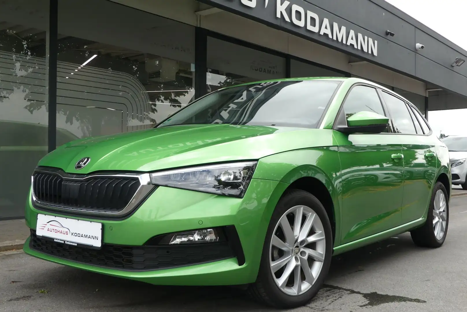 Skoda Scala Style 1.0TGI*DAB*SHZ*Kamera**AppleCar*LED* Green - 1
