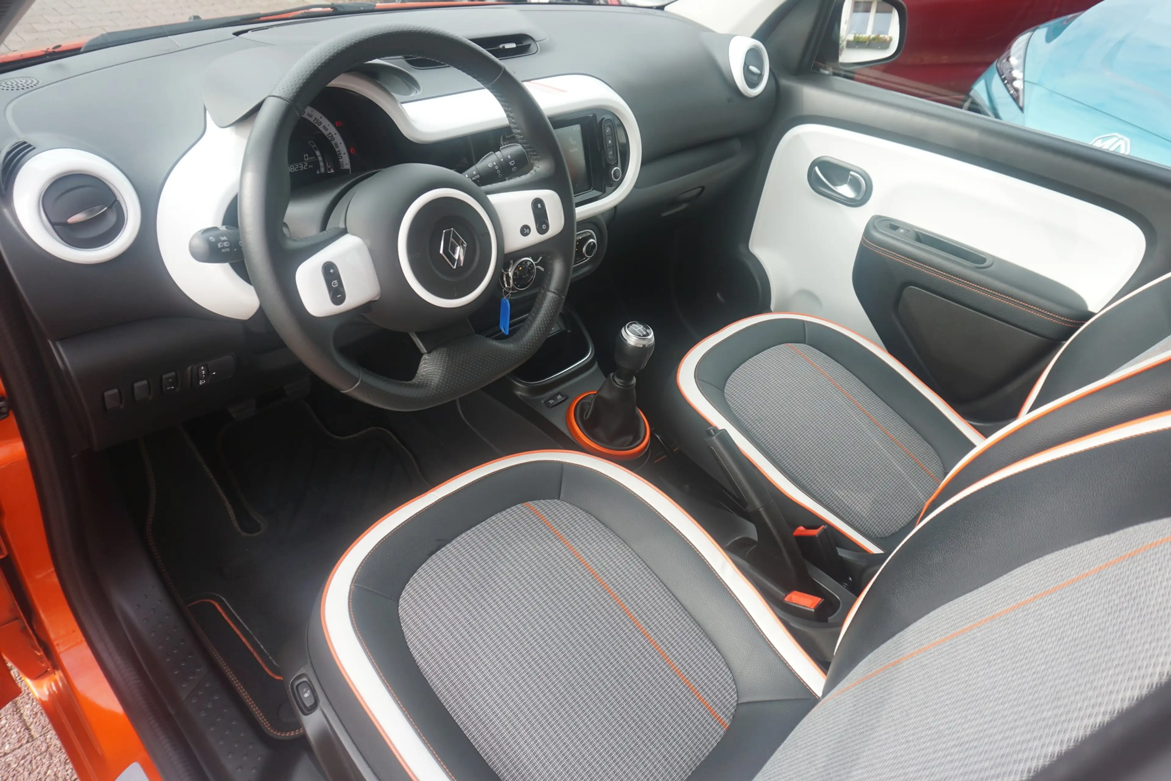 Renault Twingo SCe 65 Vibes Navi Sitzheizung Klimaaut. — photo 8